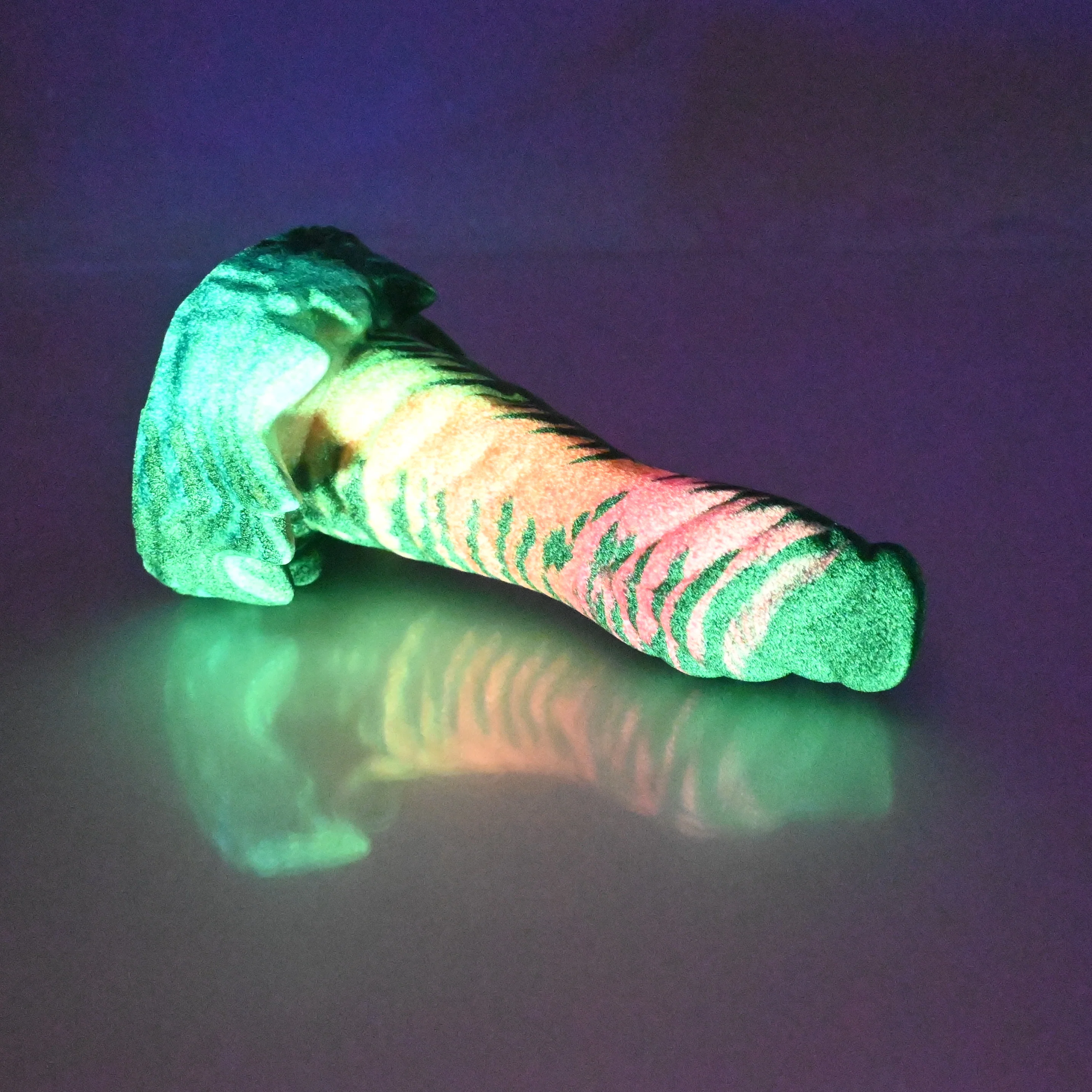 S2SCH09 Snark Small 0030 UV GITD - Image 4
