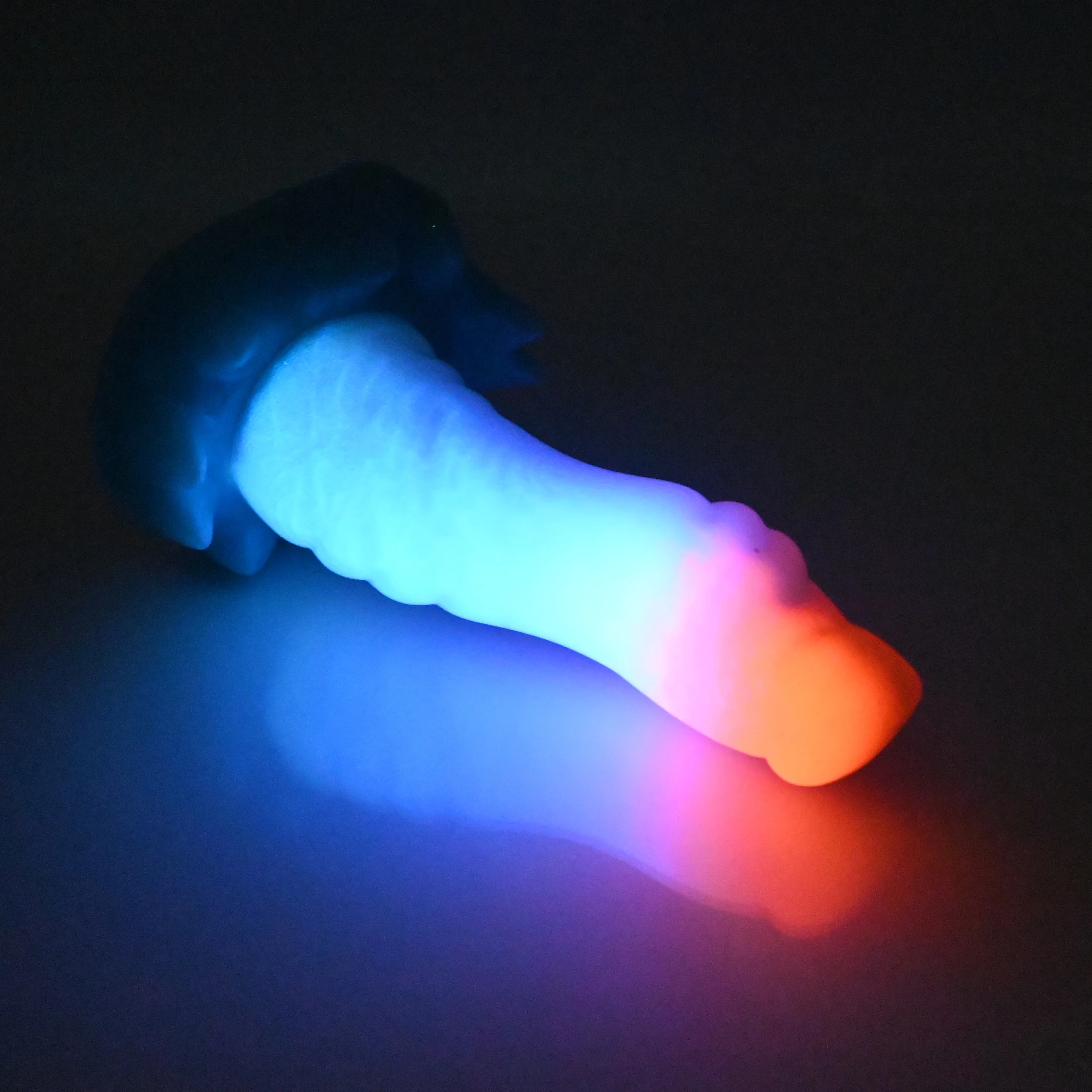 S2MCJ63 Snark Small 0050 UV GITD - Image 4