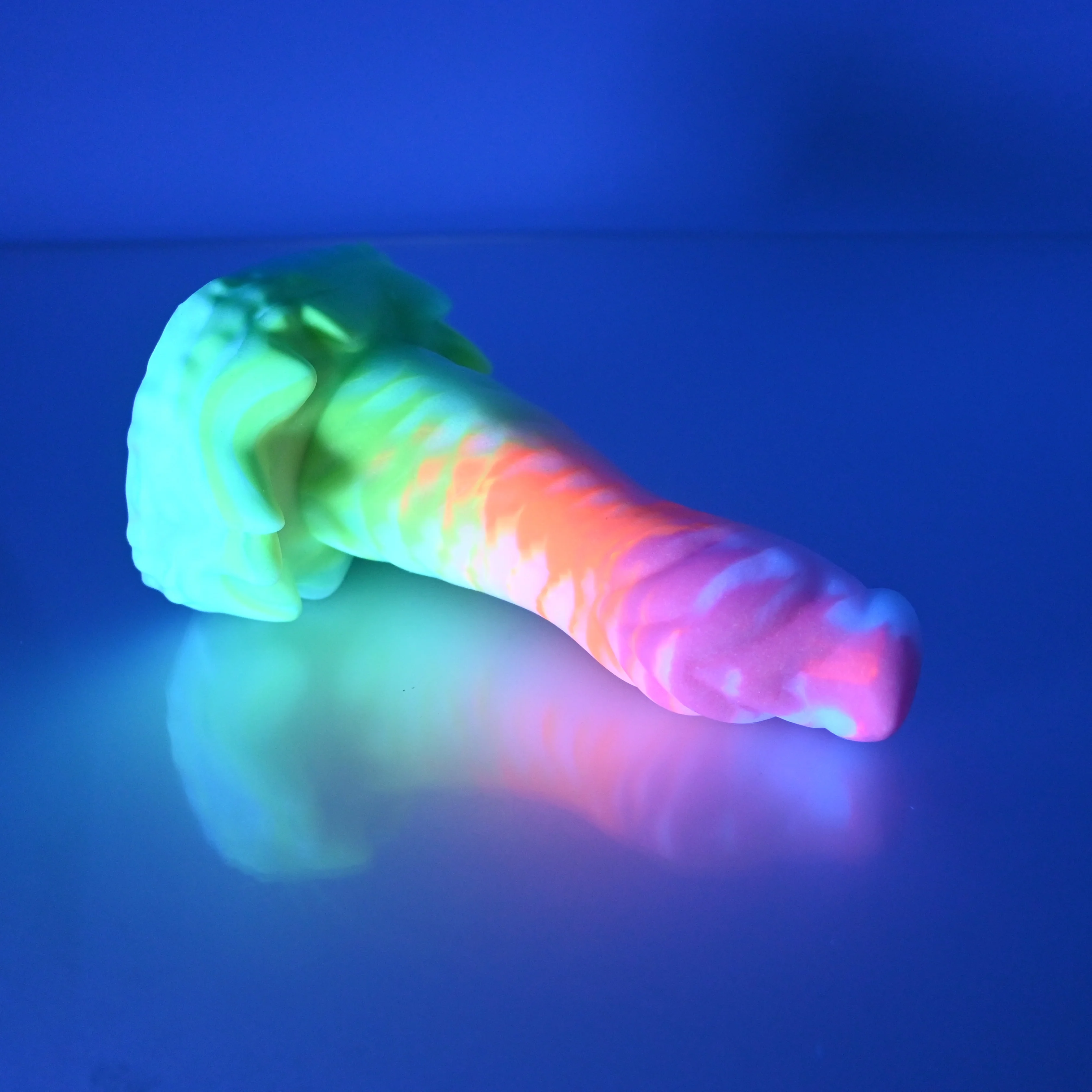 S2SCL05 Snark Small 0030 UV GITD - Image 3