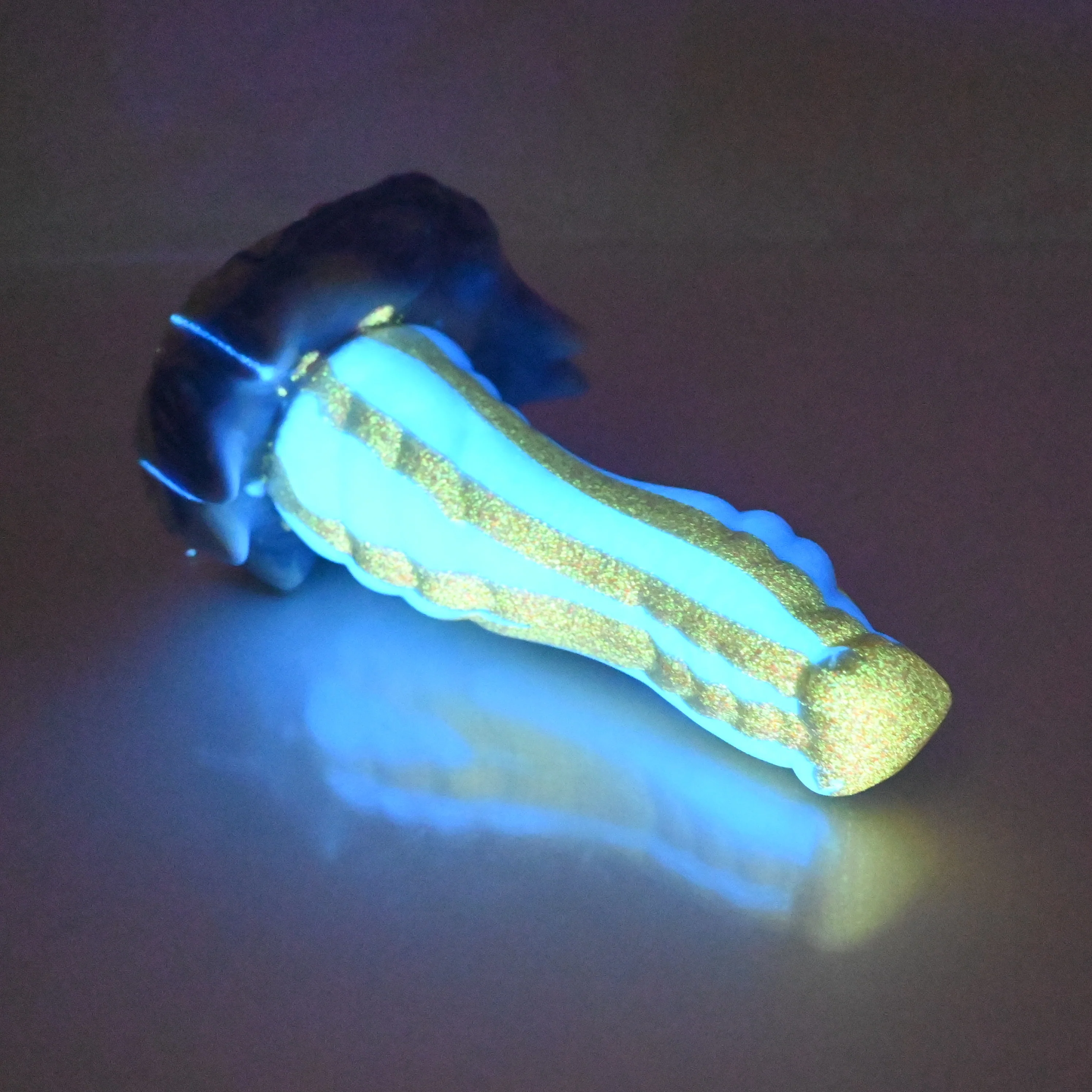 S2SCN00 Snark Small 0030 UV GITD - Image 4