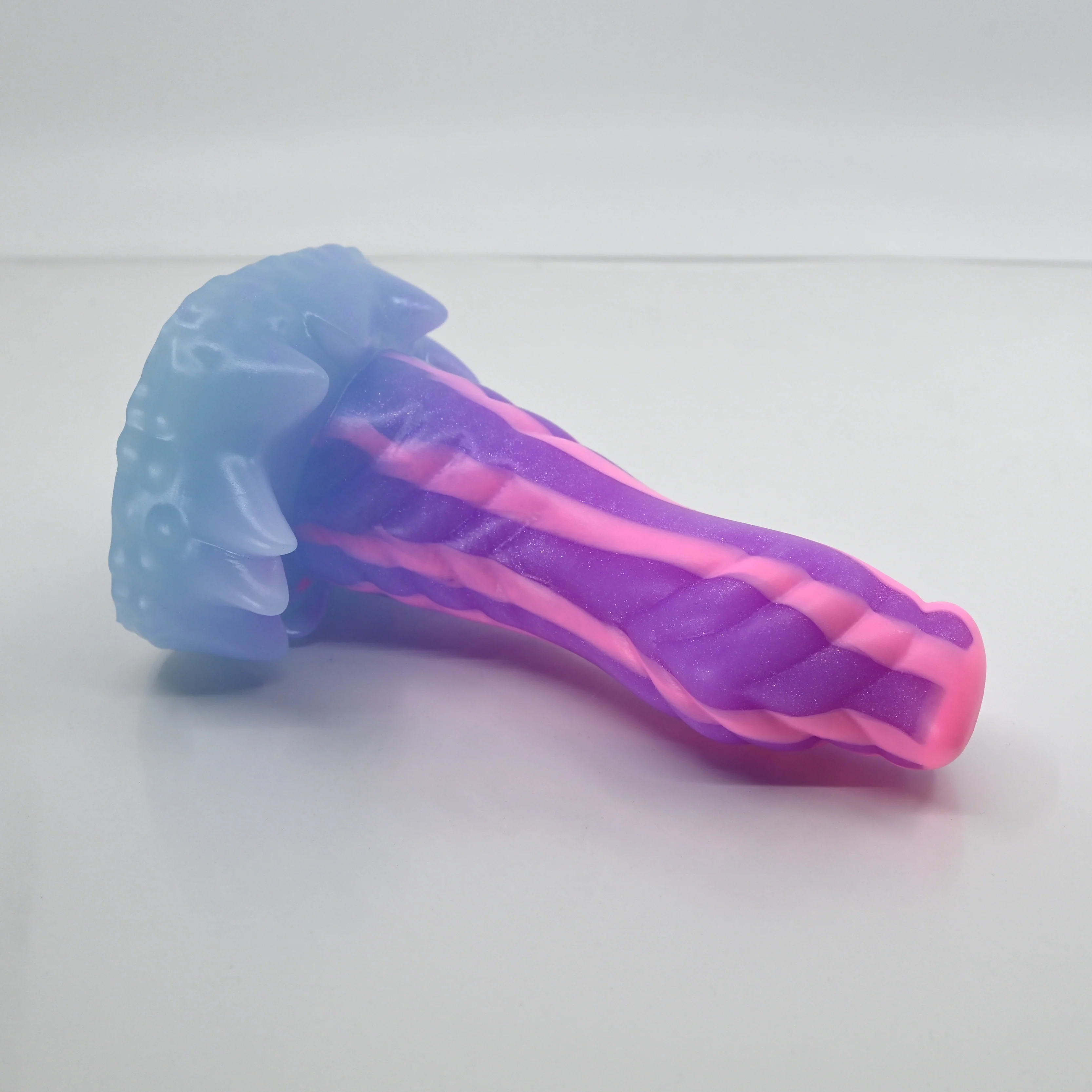 S2XCQ51 Snark Small 0020 UV GITD