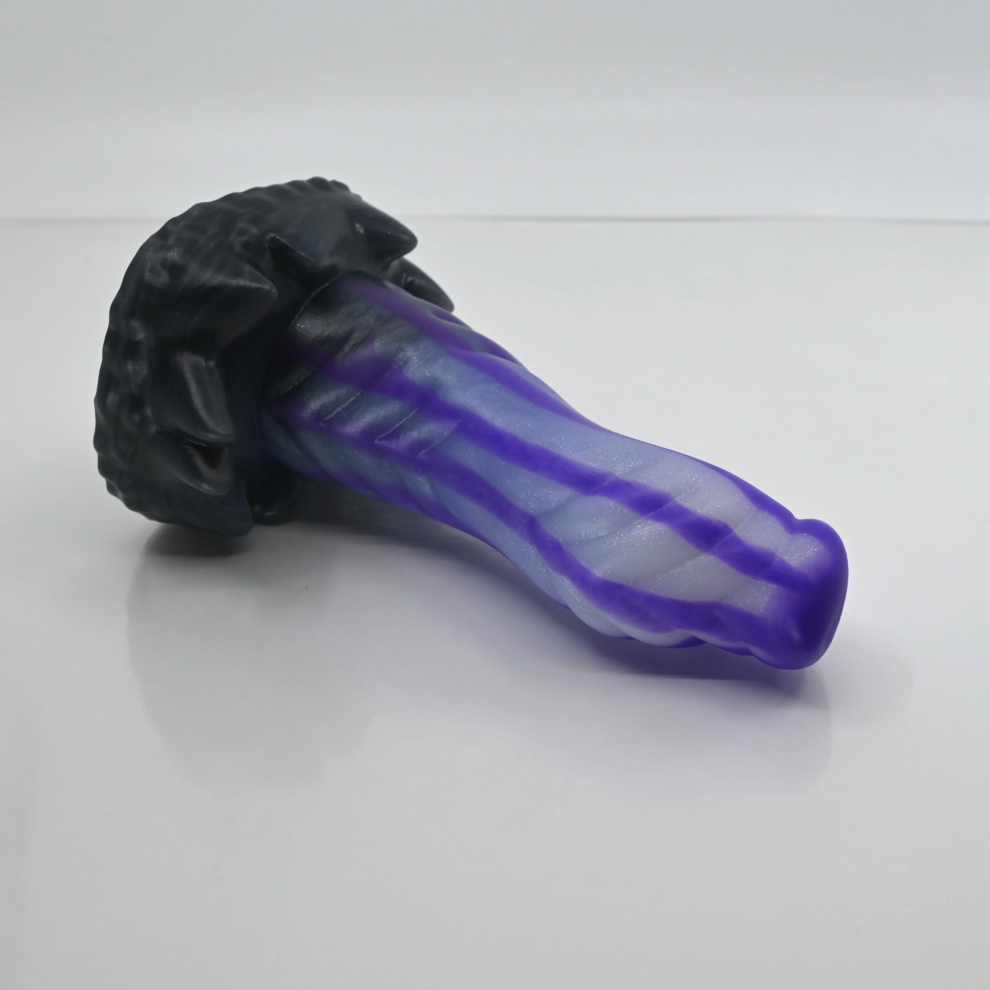 S2SCQ50 Snark Small 0030 UV GITD