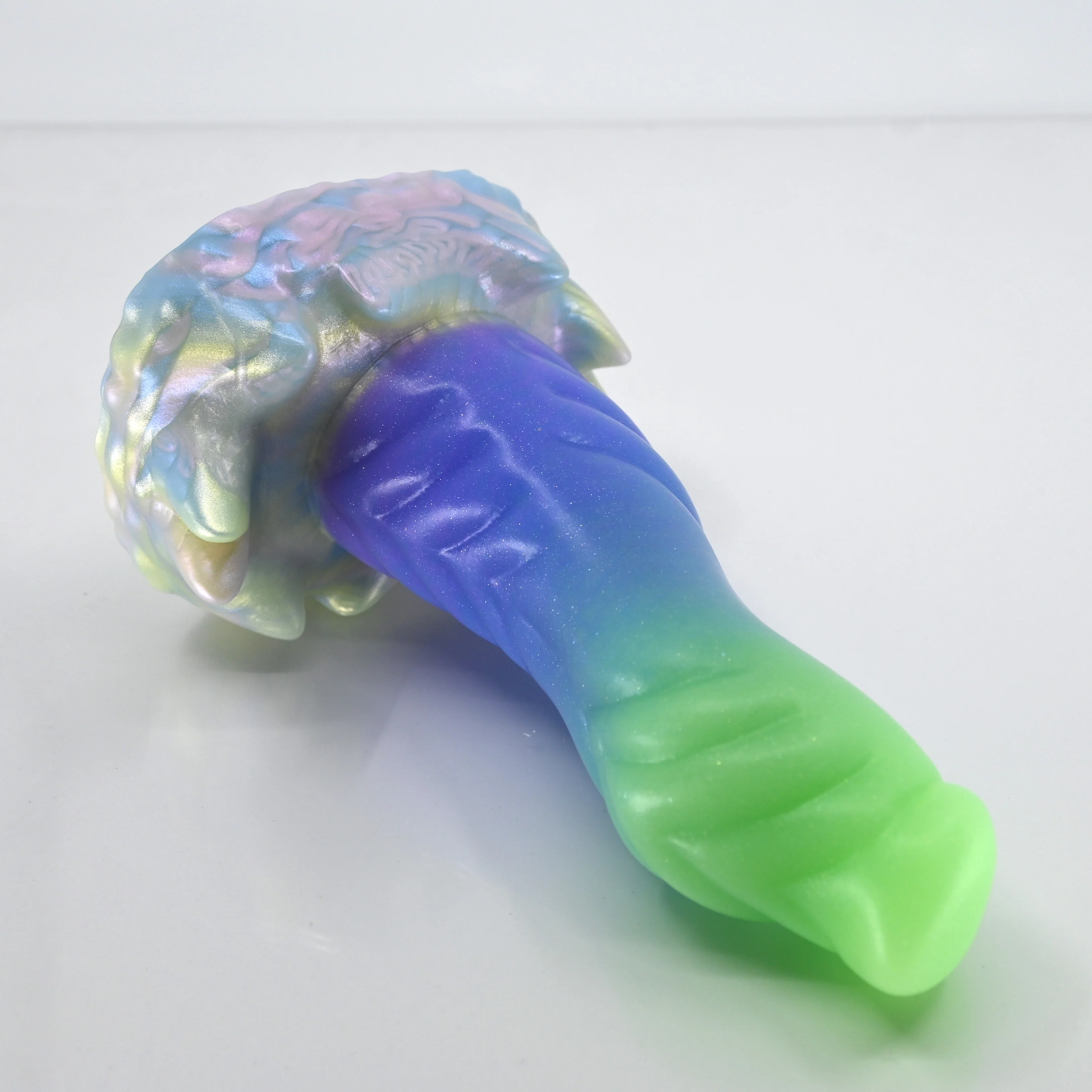 S2MBN03 Snark Small 0050 UV GITD