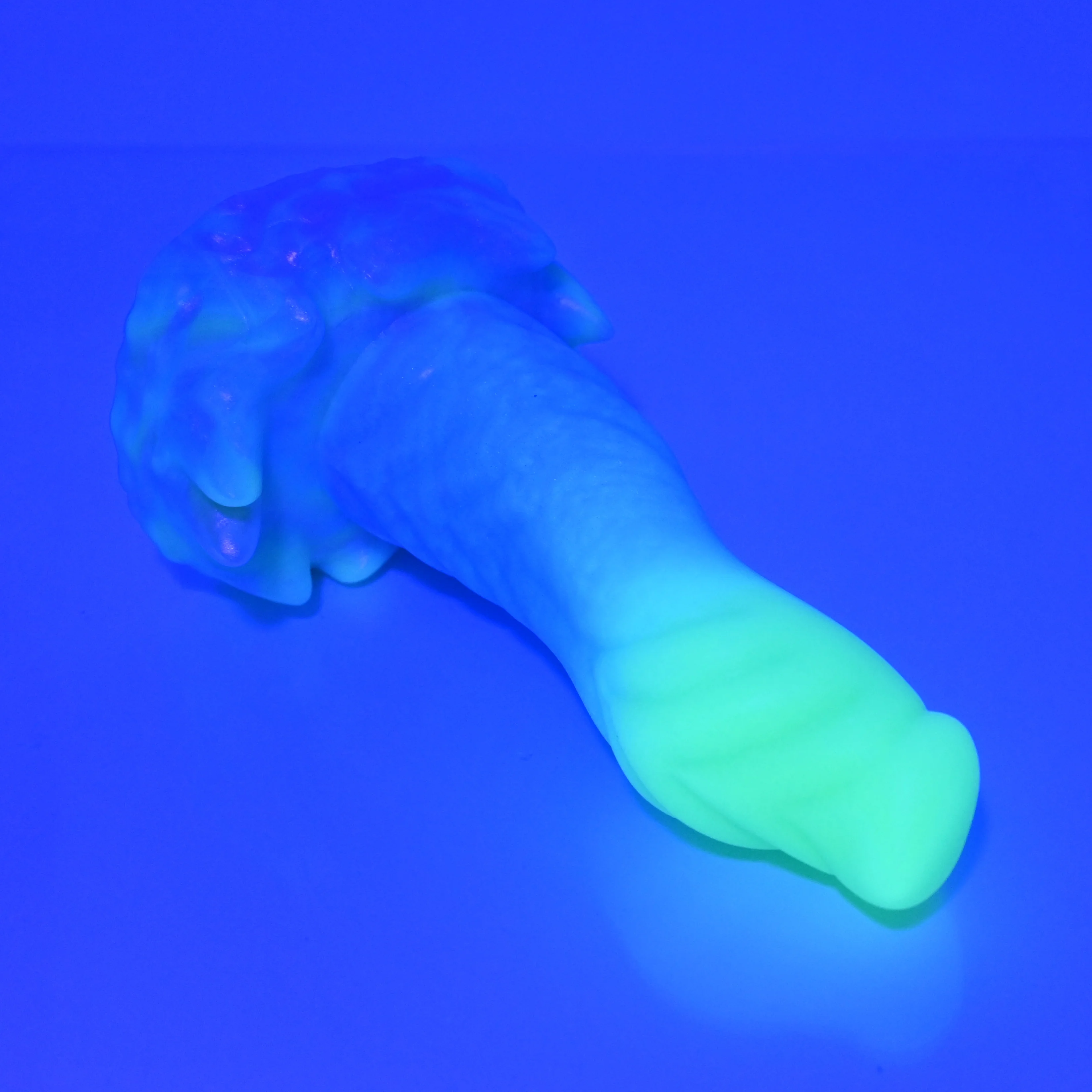 S2MBN03 Snark Small 0050 UV GITD - Image 3