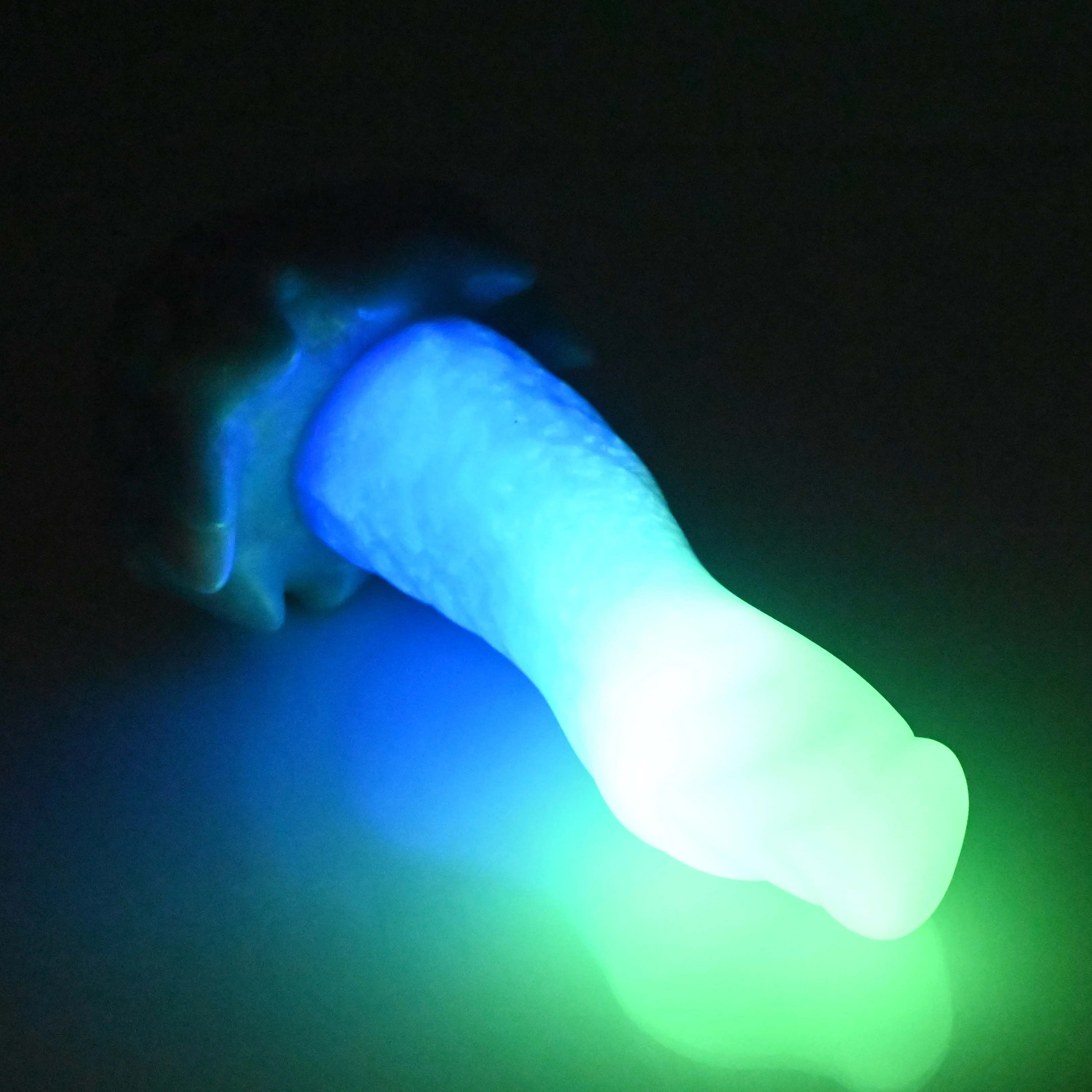 S2MBN03 Snark Small 0050 UV GITD - Image 4