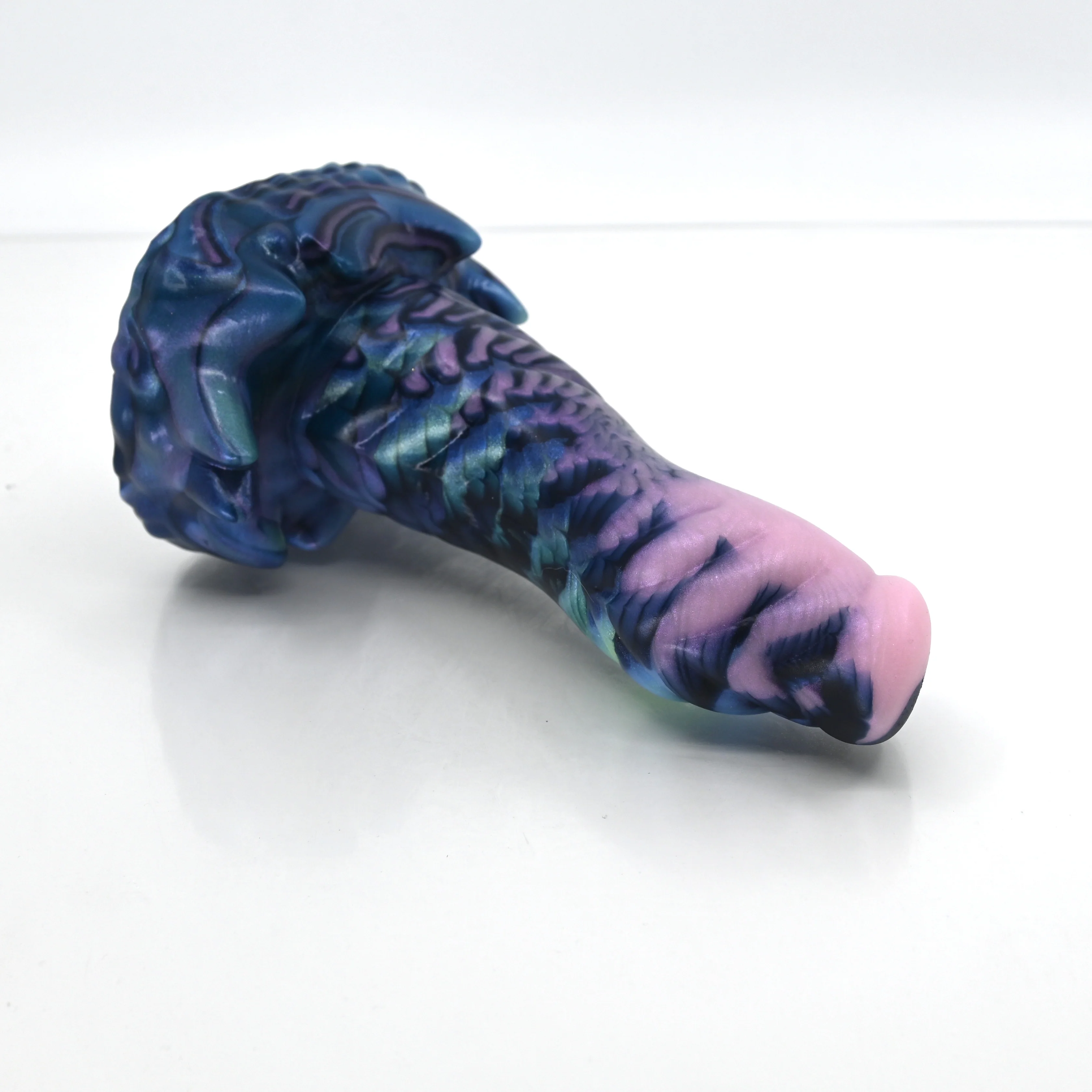 S2MCV62 Snark Small 0050 UV GITD - Image 2