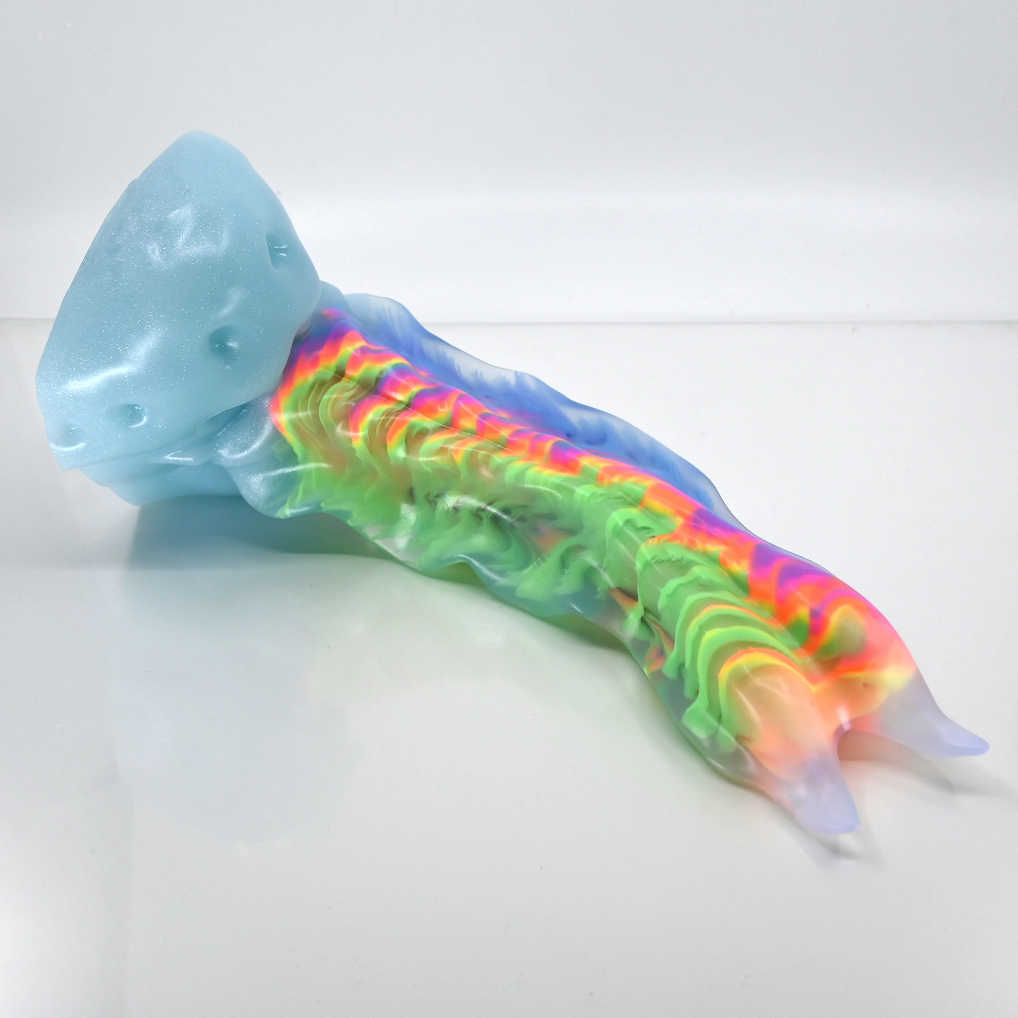 V4TBW90 Snark's Maw Large NC 0031 UV GITD