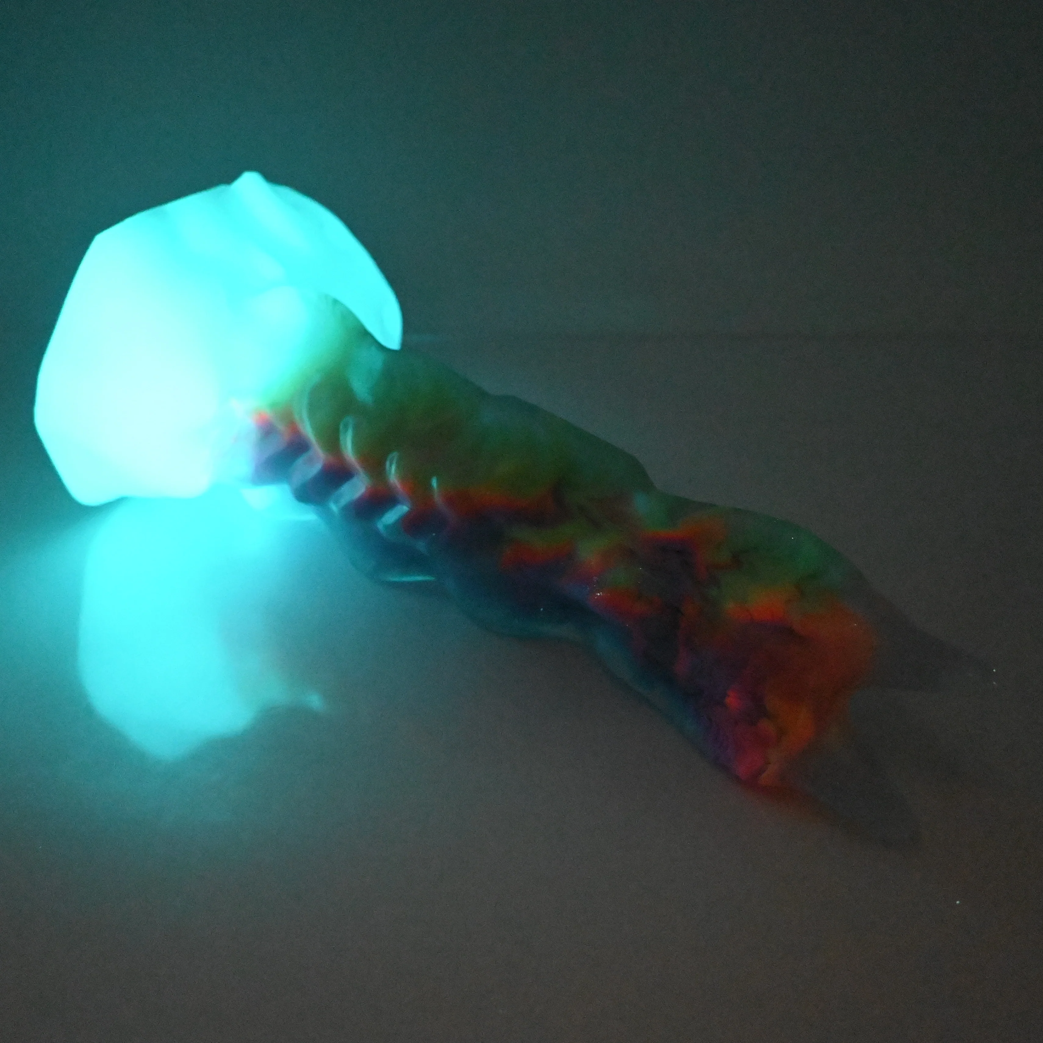 V4TBW90 Snark's Maw Large NC 0031 UV GITD - Image 4