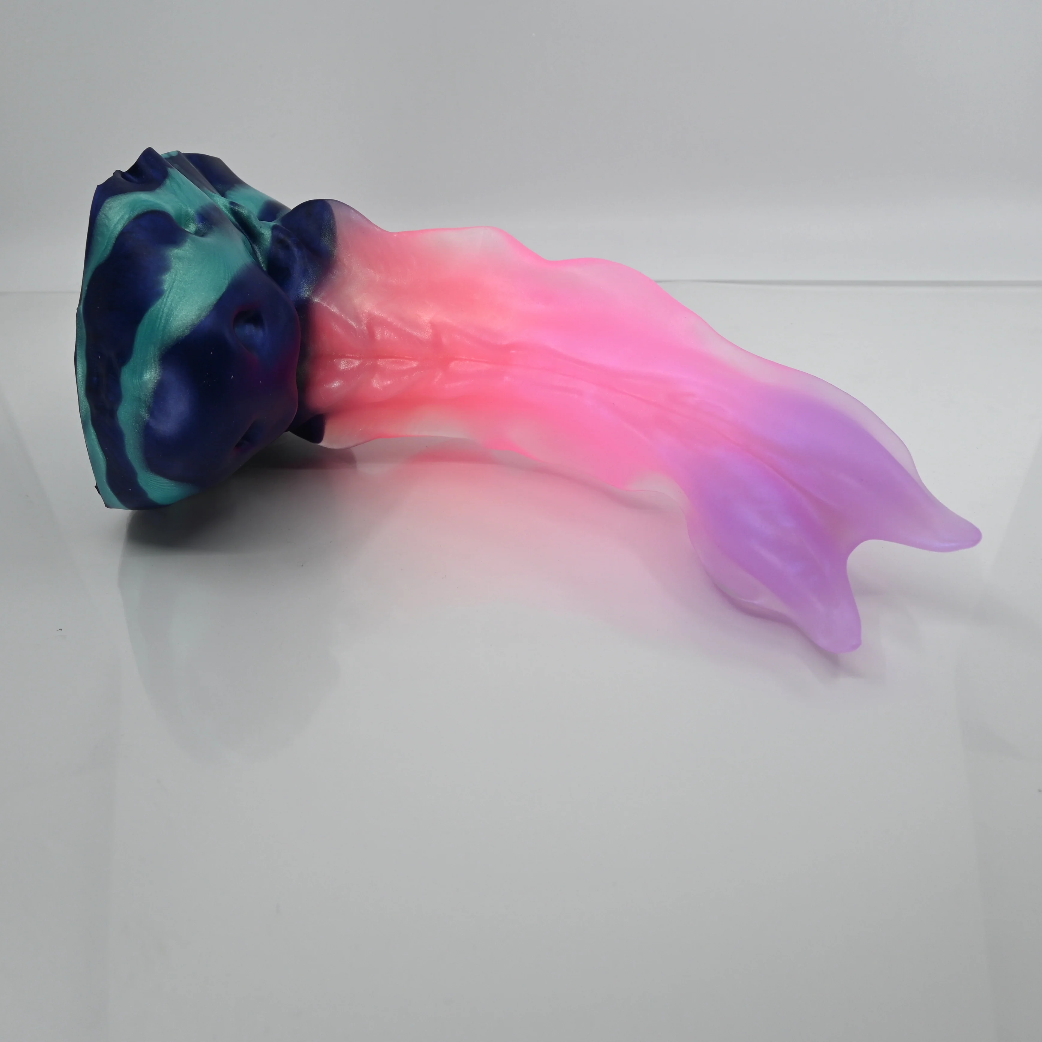 V4TCL47 Snark's Maw Large NC 0031 UV