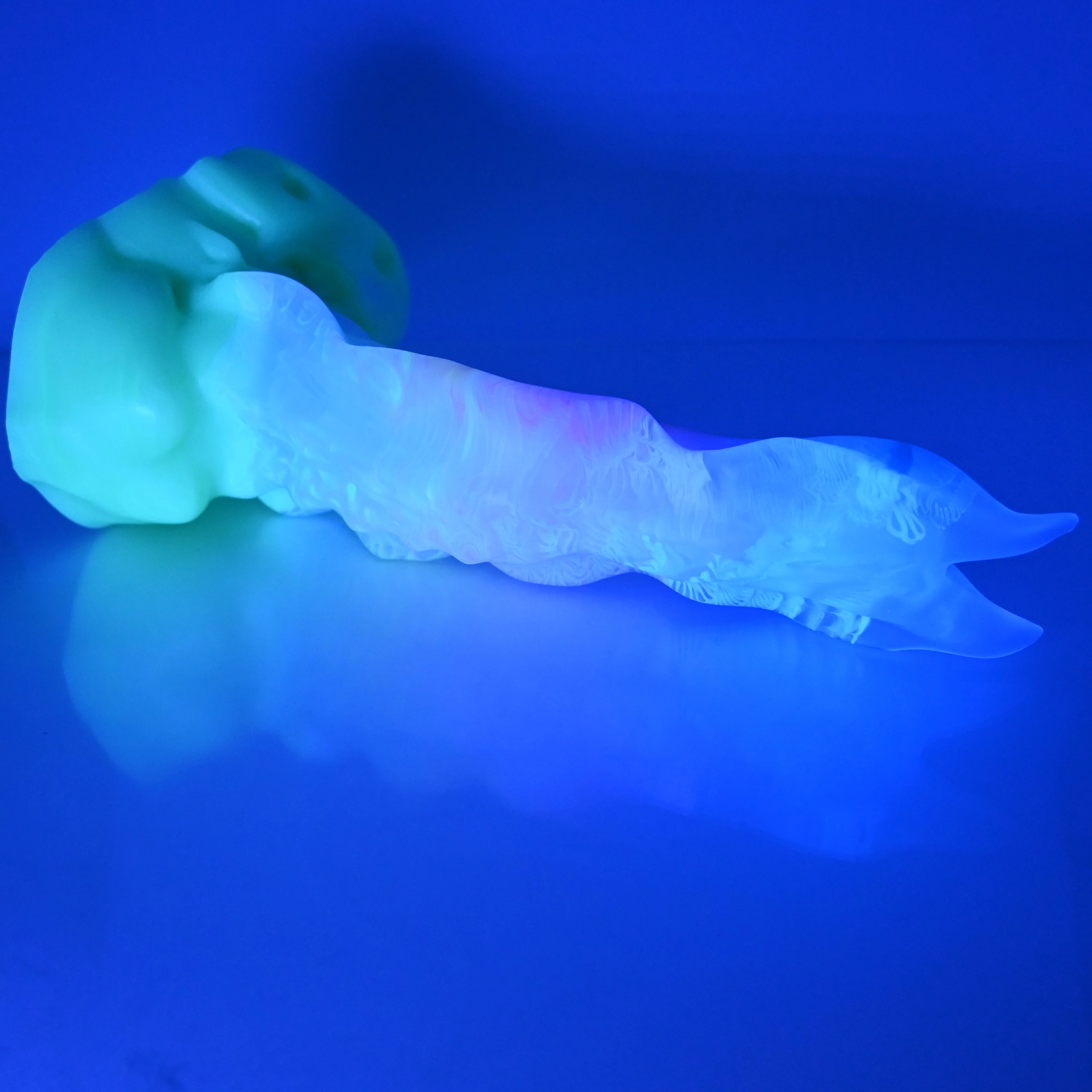 V4TCL51 Snark's Maw Large NC 0031 UV - Image 3