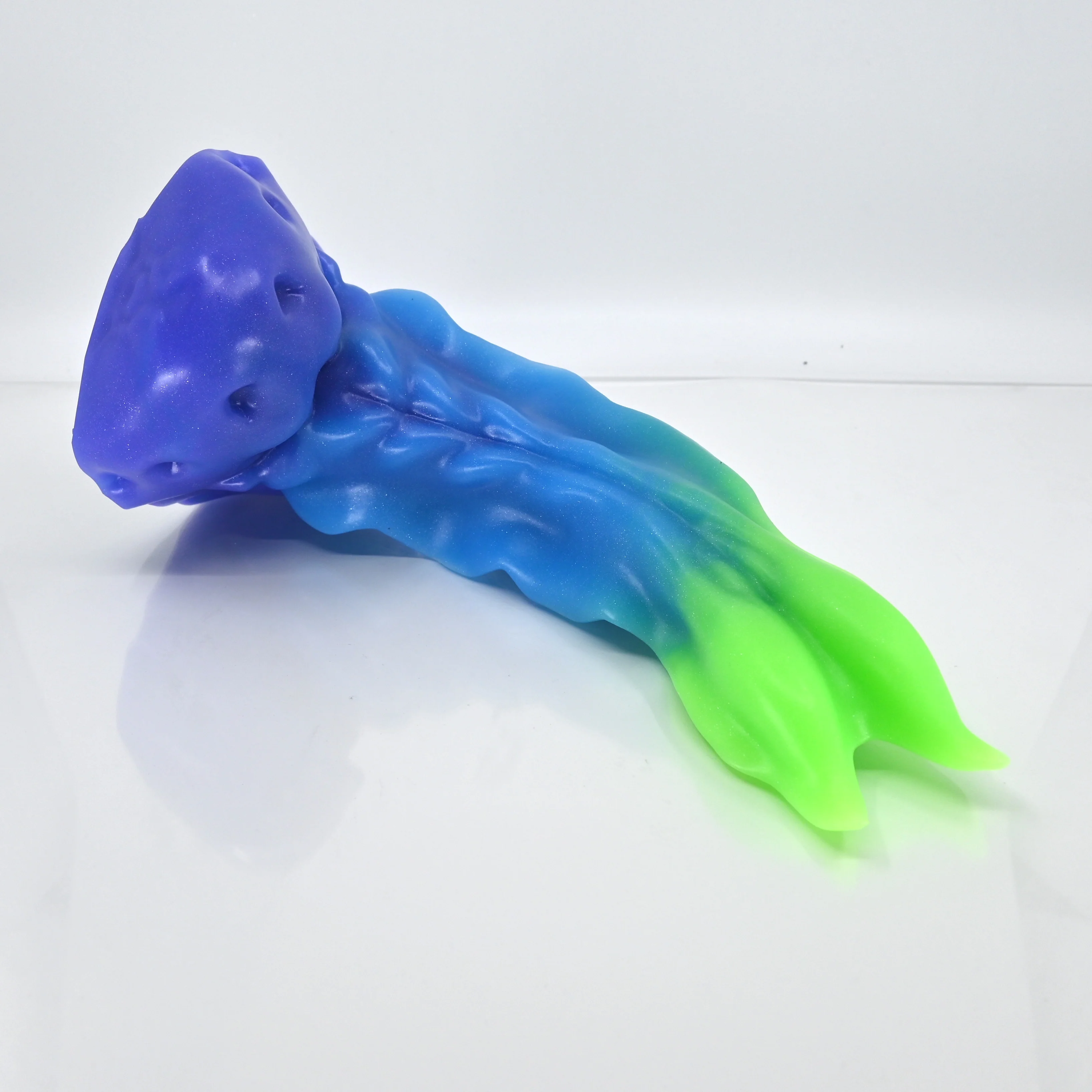 V4SCE56 Snark's Maw Large 0030 UV GITD *FLOP*
