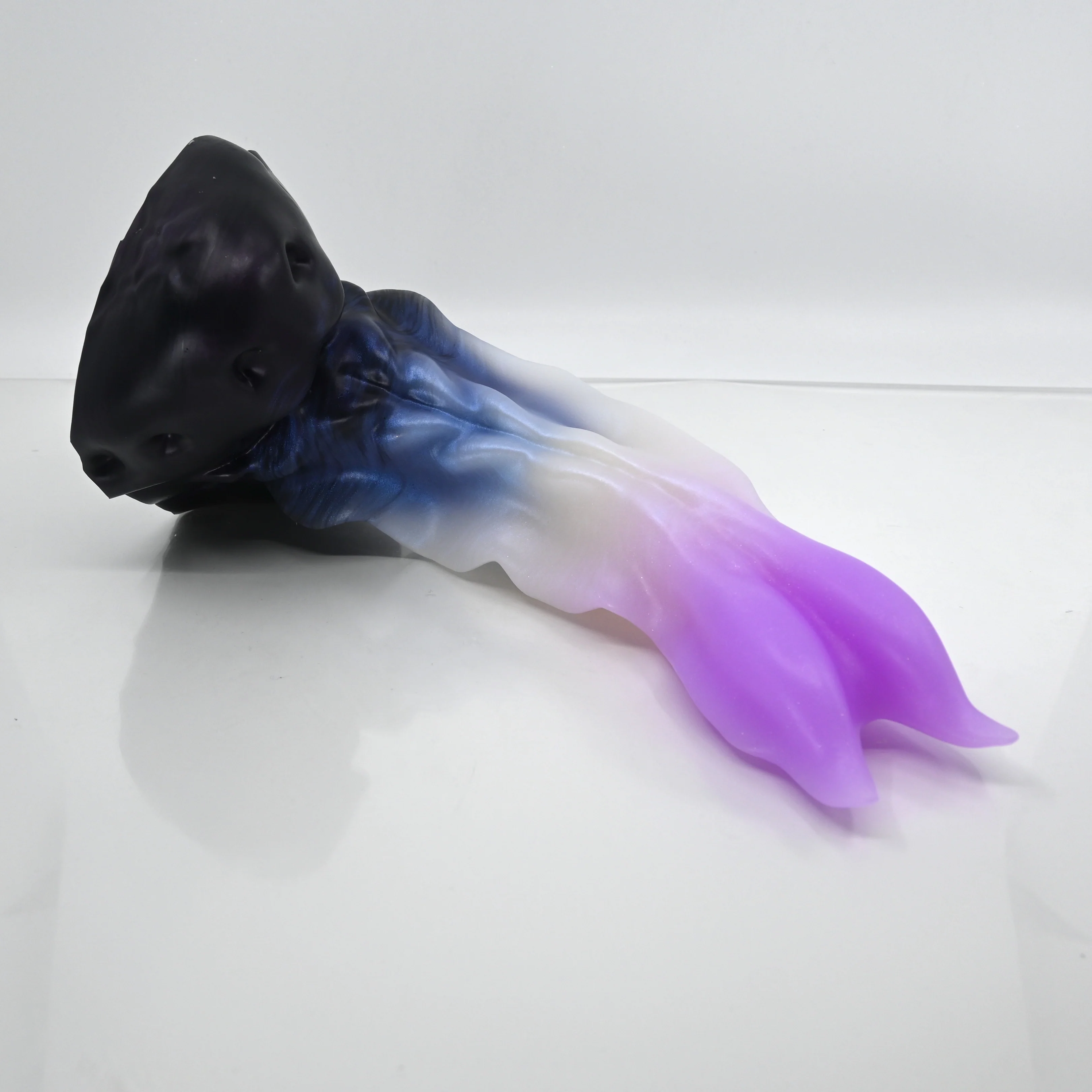 V4SCP41 Snark's Maw Large 0030 UV GITD