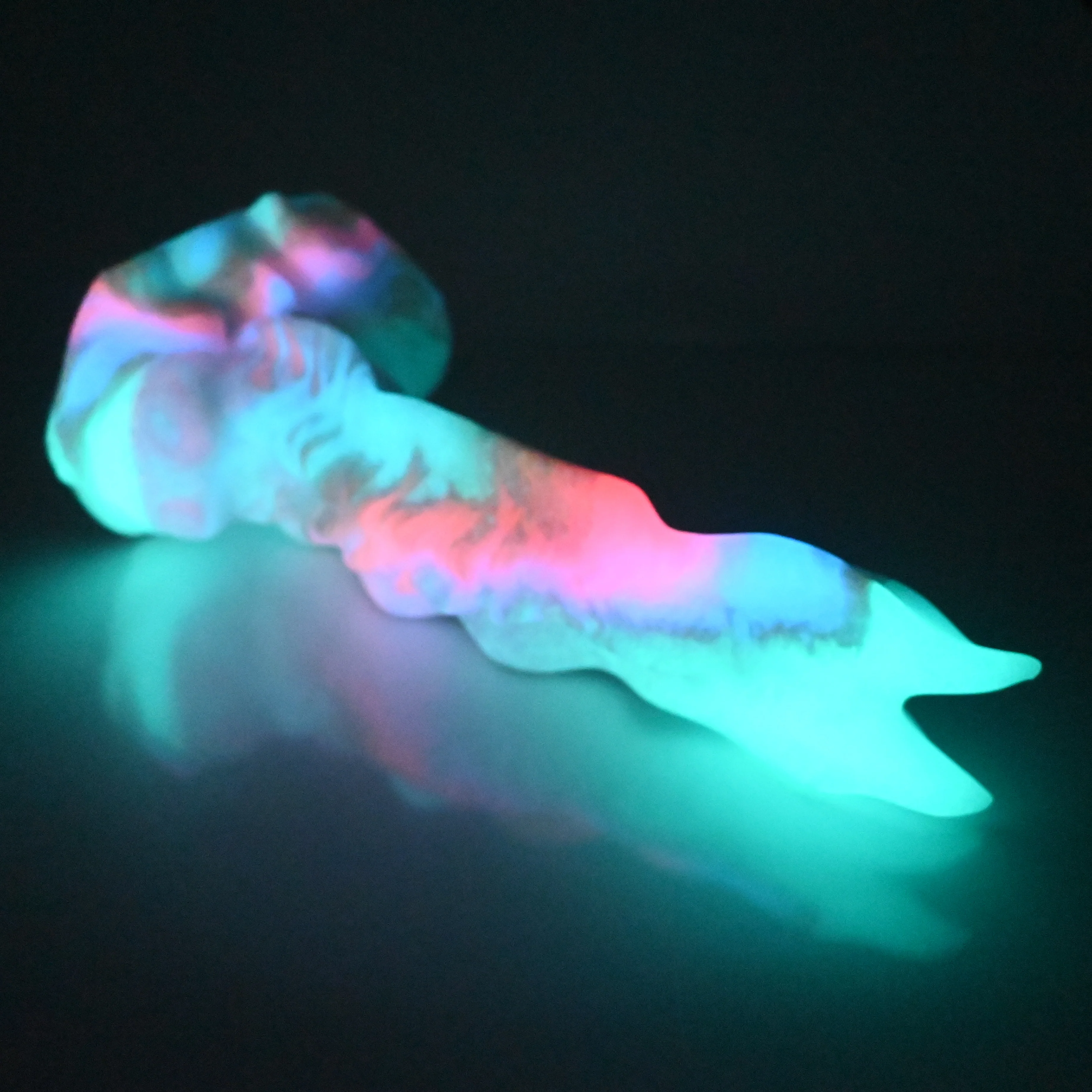 V4MDN63 Snark's Maw Large 0050 UV GITD CS - Image 4