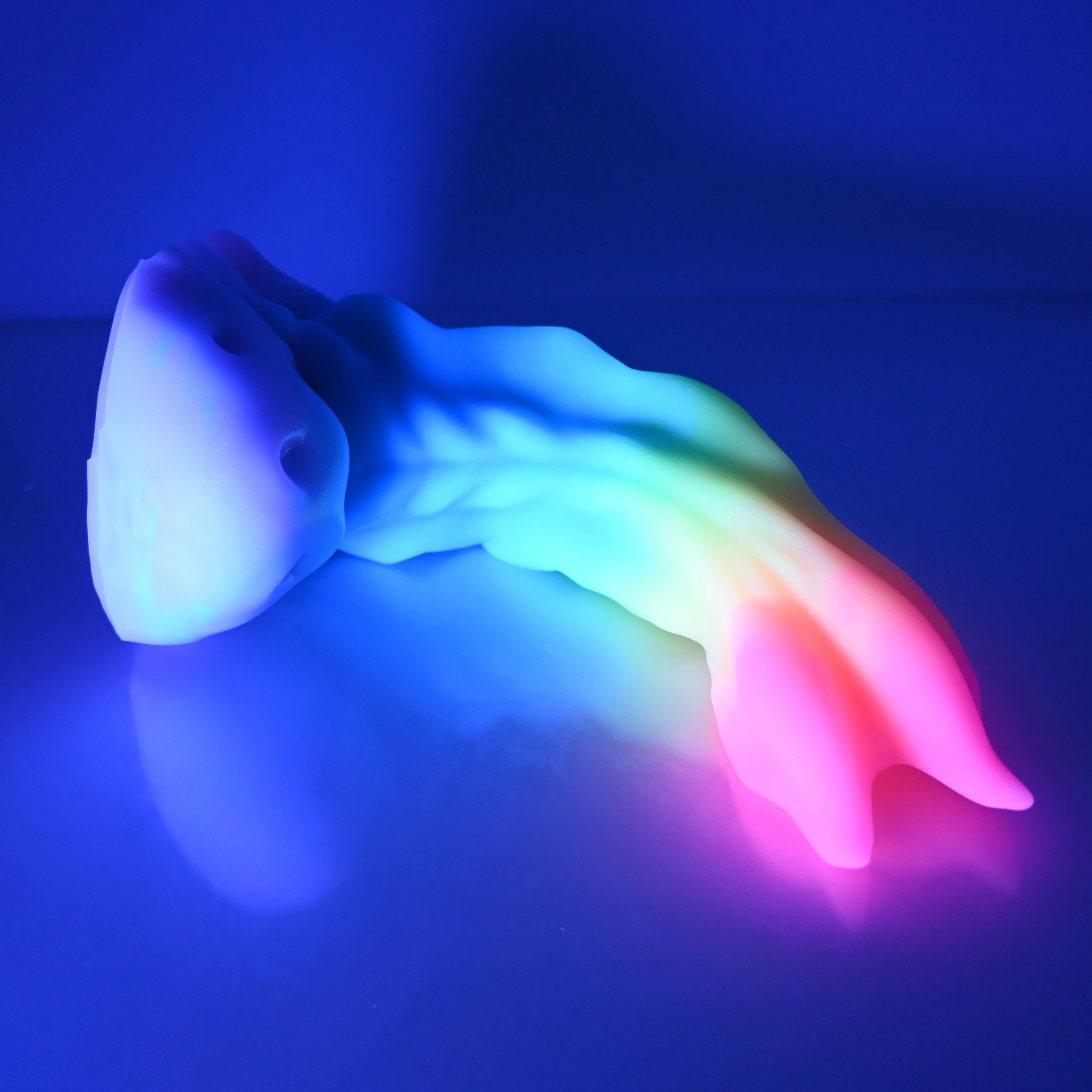 V4XBY90 Snark's Maw Large 0020 UV GITD - Image 2