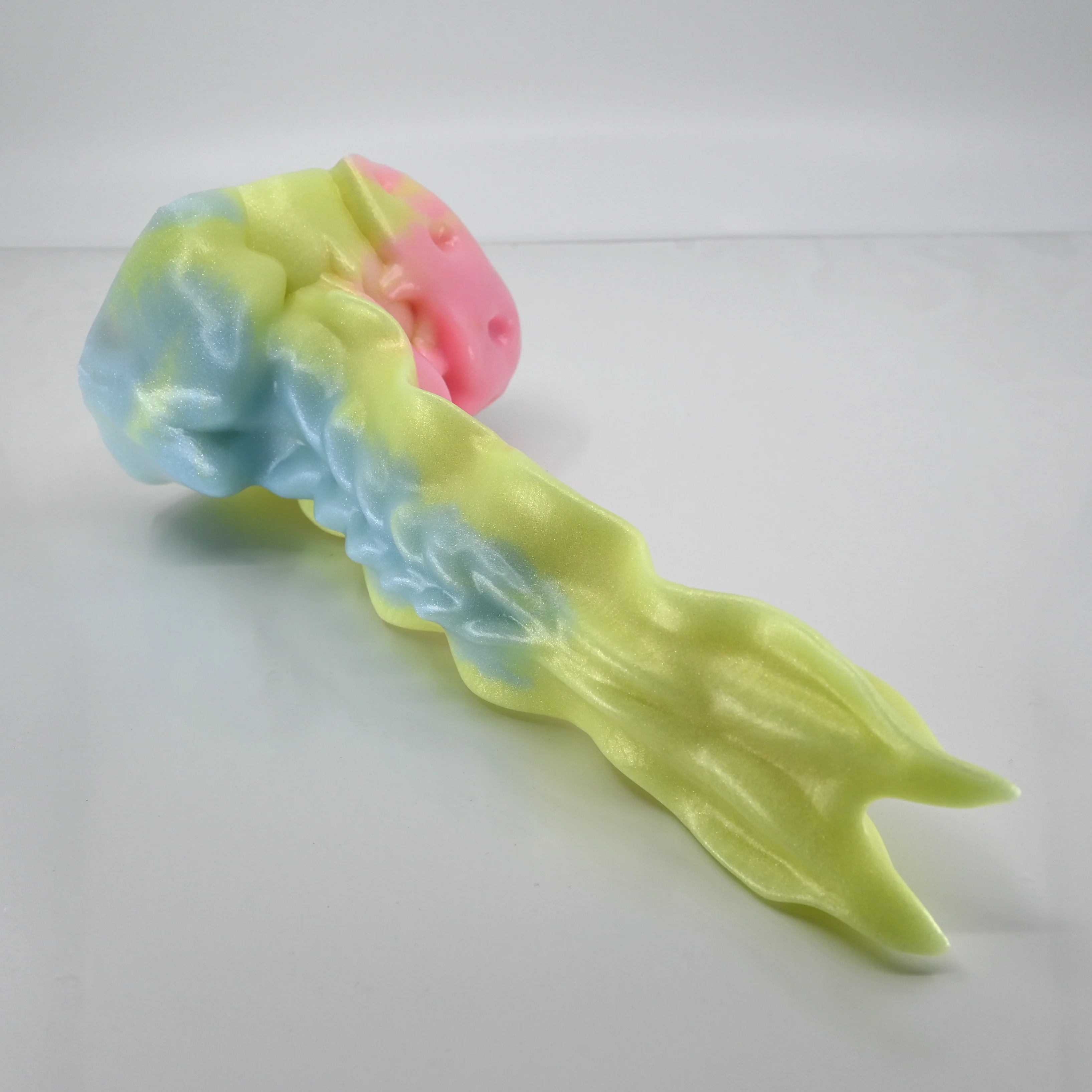 V3MBJ67 Snark's Maw Medium Medium UV GITD
