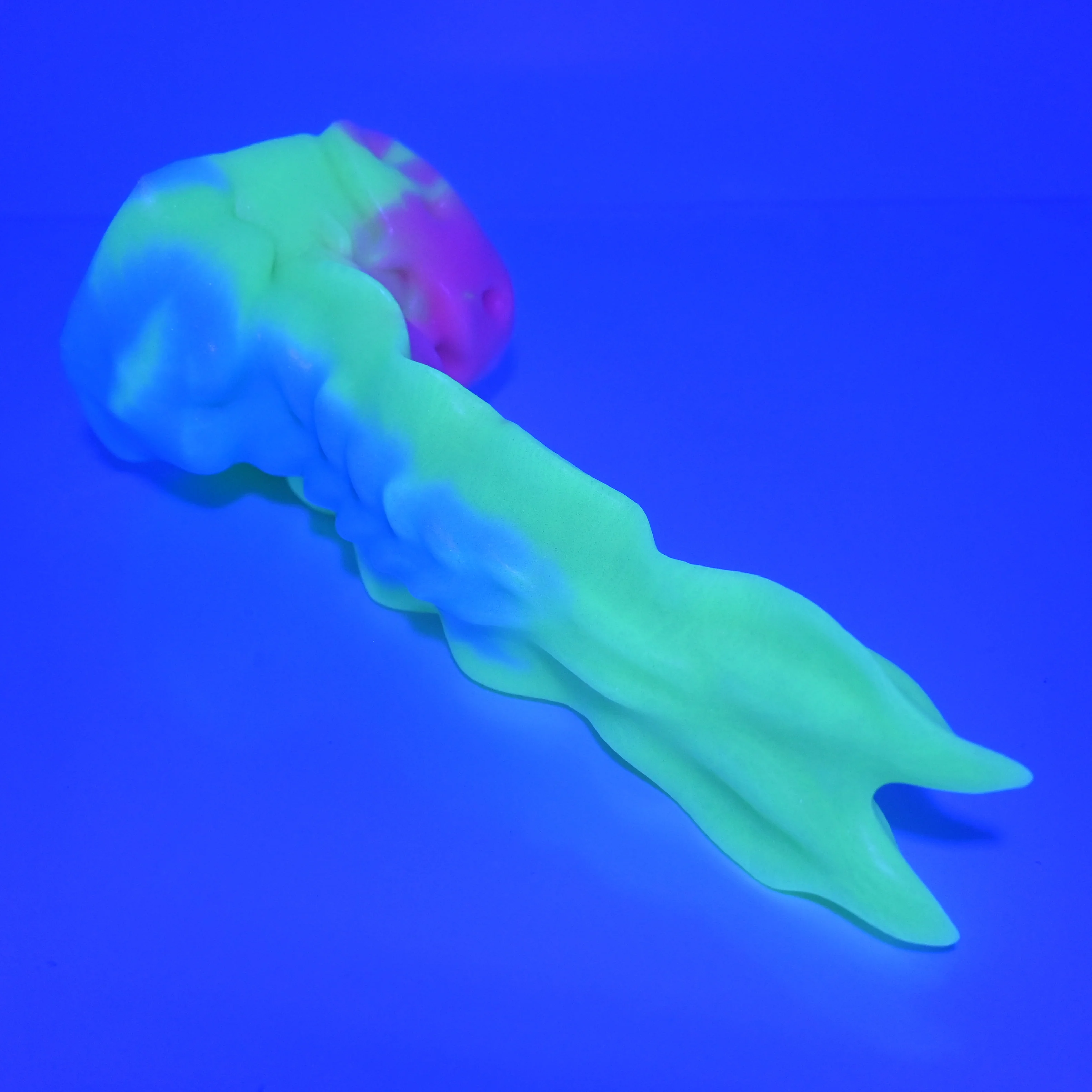 V3MBJ67 Snark's Maw Medium Medium UV GITD - Image 3