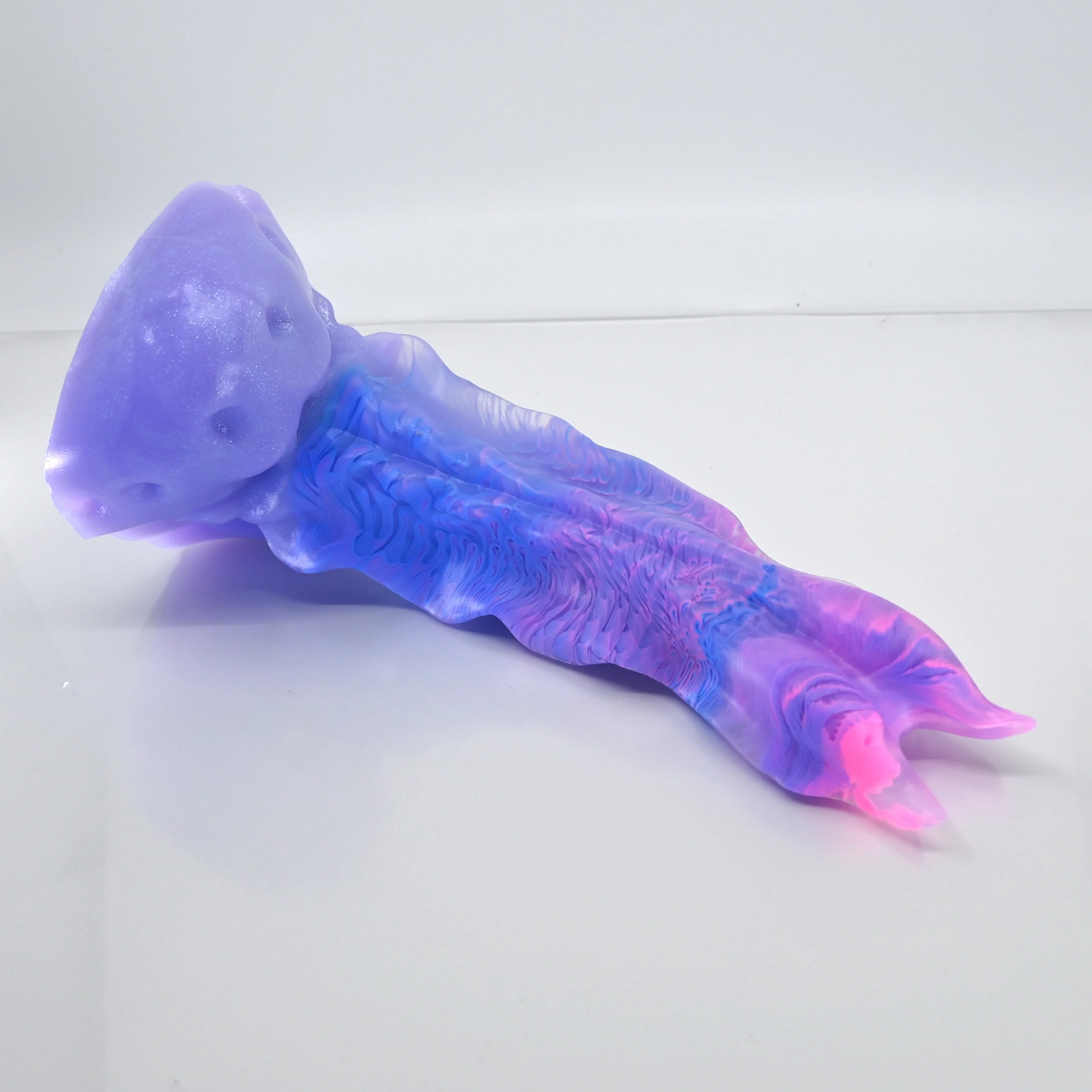 V3TBV49 Snark's Maw Medium NC 0031 UV