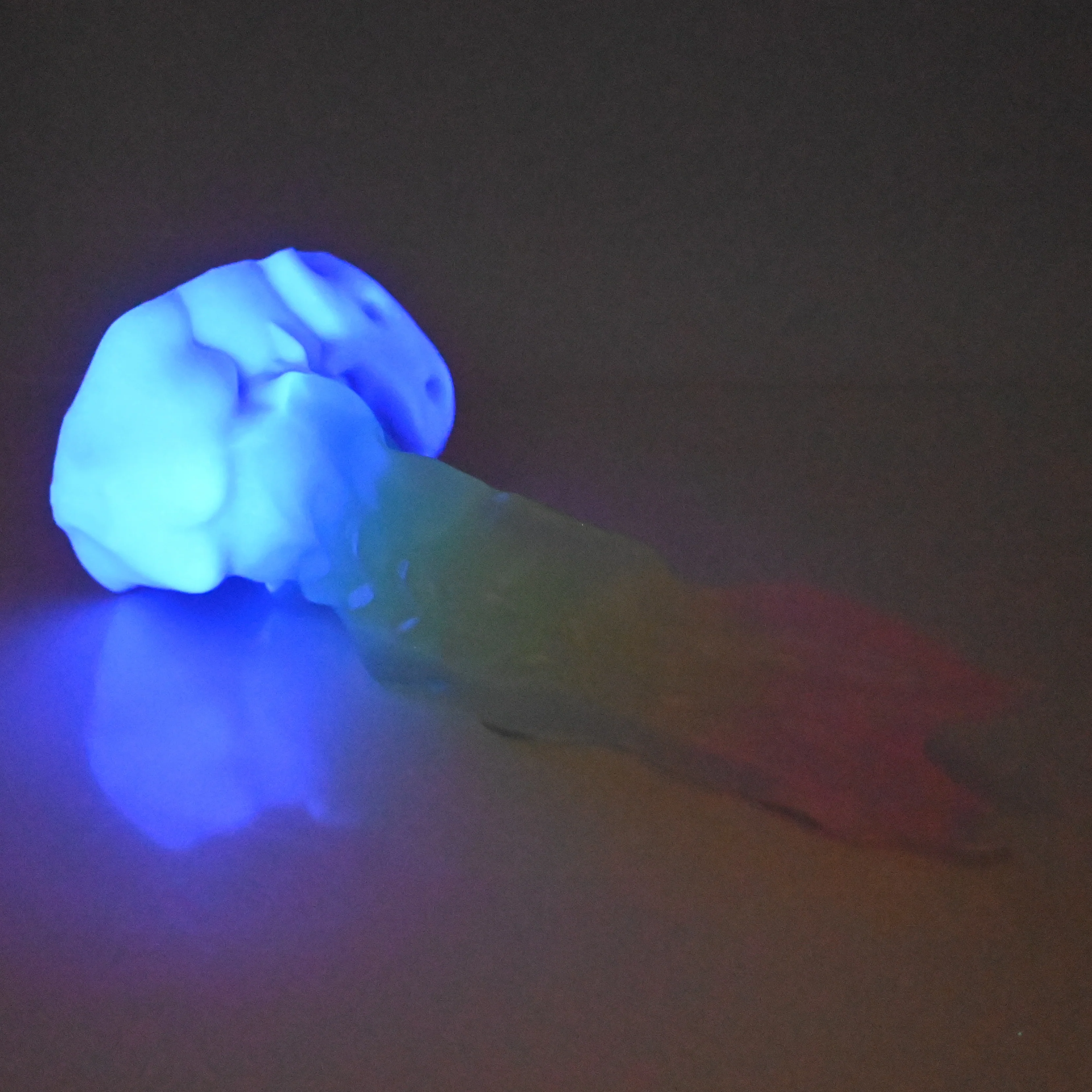 V3TBW69 Snark's Maw Medium NC 0031 UV GITD - Image 4