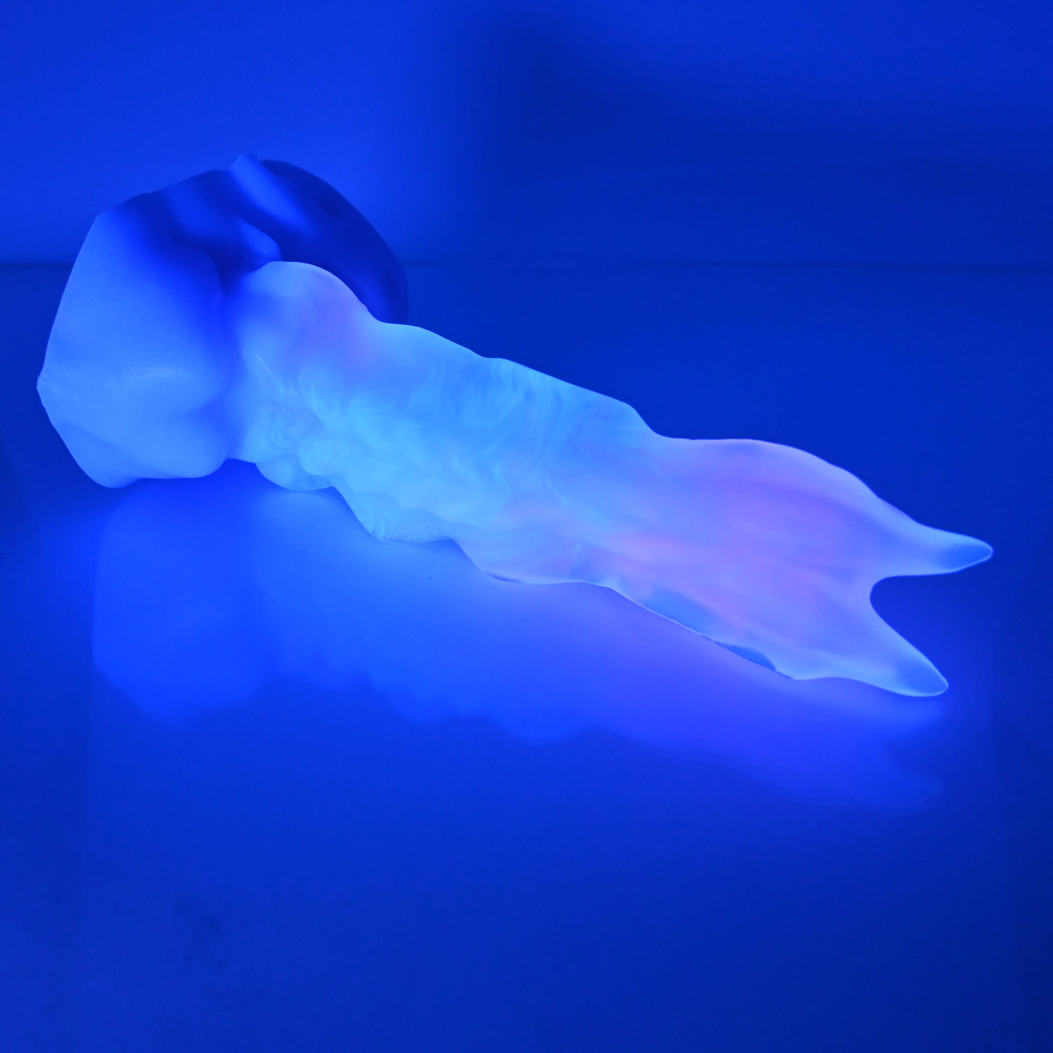 V3TCK07 Snark's Maw Medium NC 0031 UV GITD - Image 3