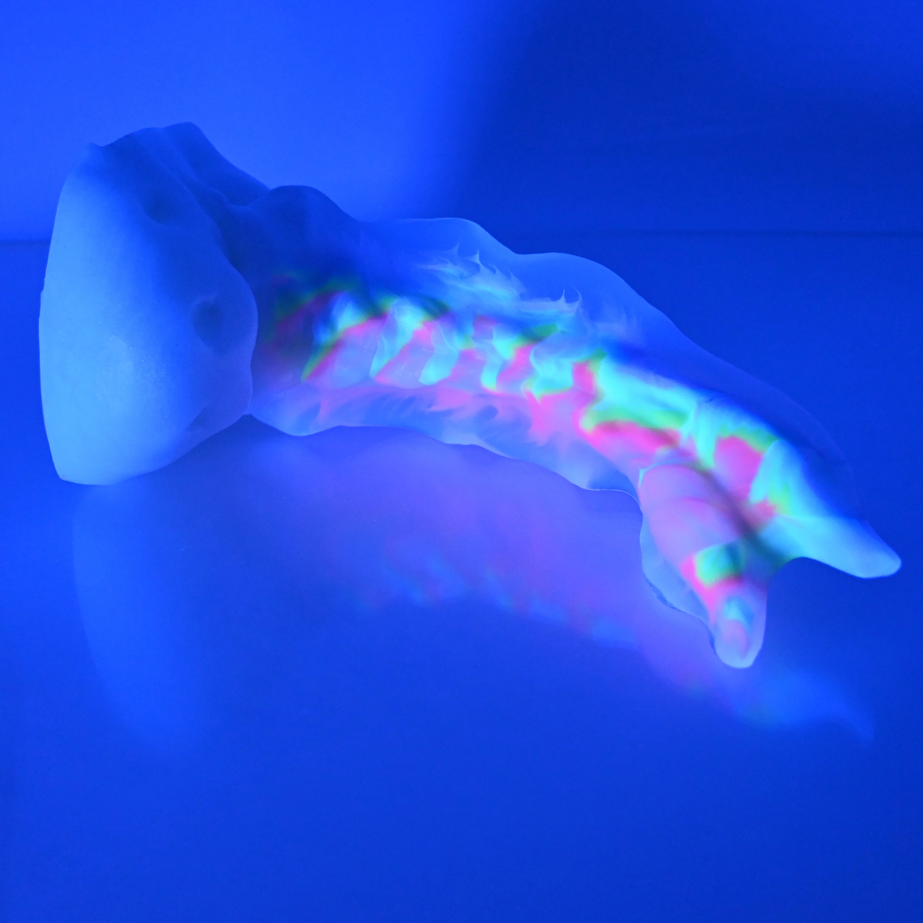 V3TCM99 Snark's Maw Medium NC 0031 UV - Image 4