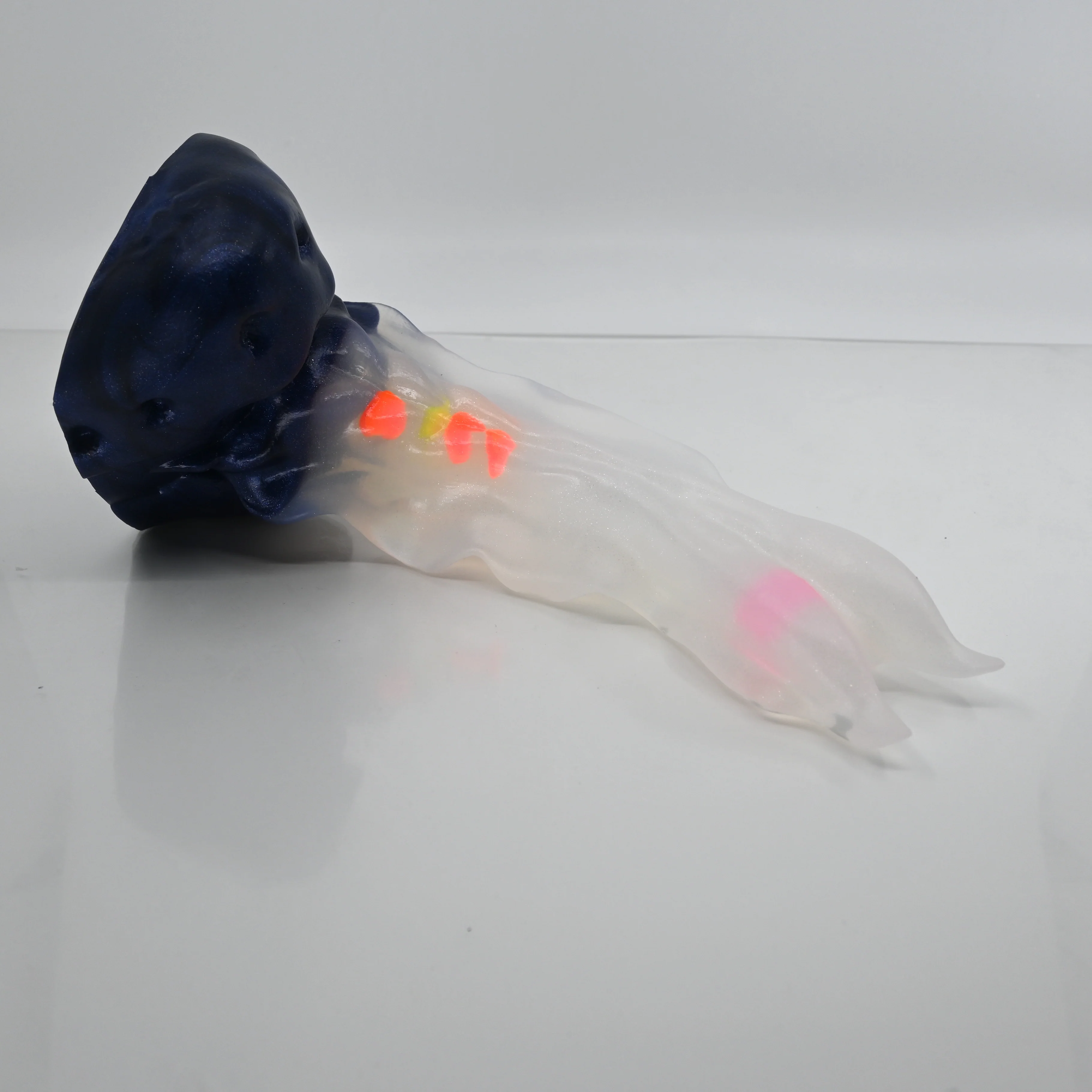V3TCQ77 Snark's Maw Medium NC 0031 UV GITD