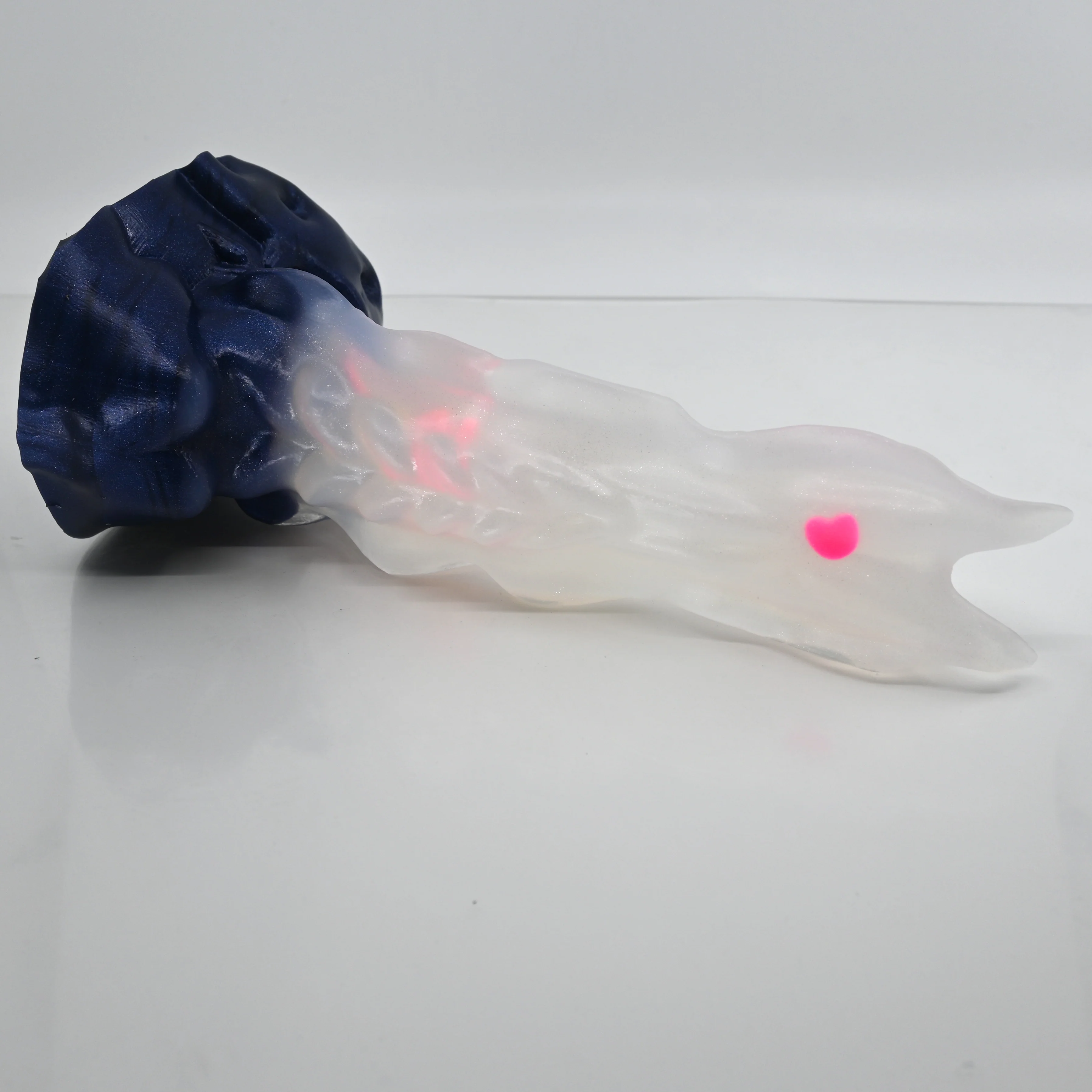 V3TCQ77 Snark's Maw Medium NC 0031 UV GITD - Image 2