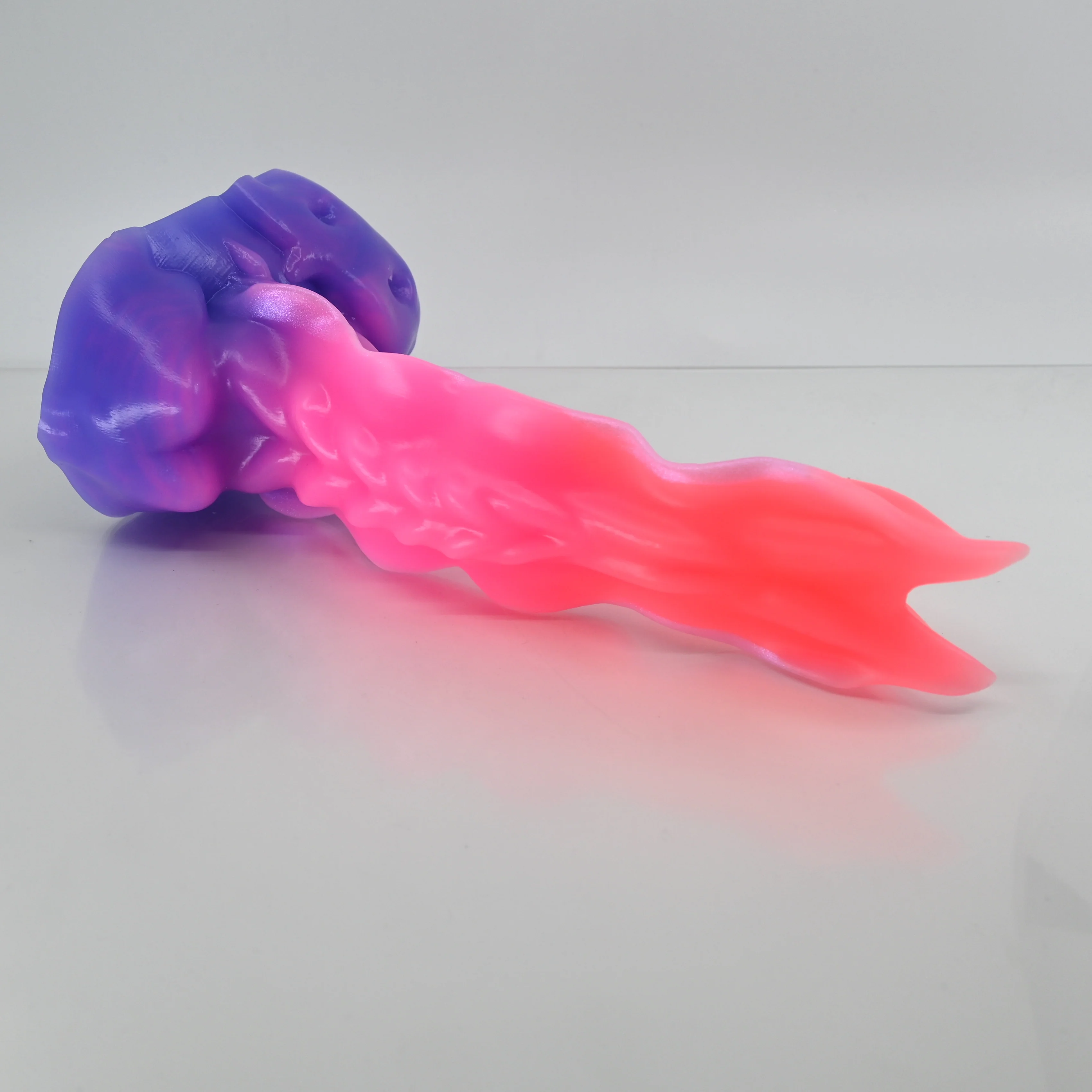 V3MCT21 Snark's Maw Medium 0050 UV GITD - Image 2