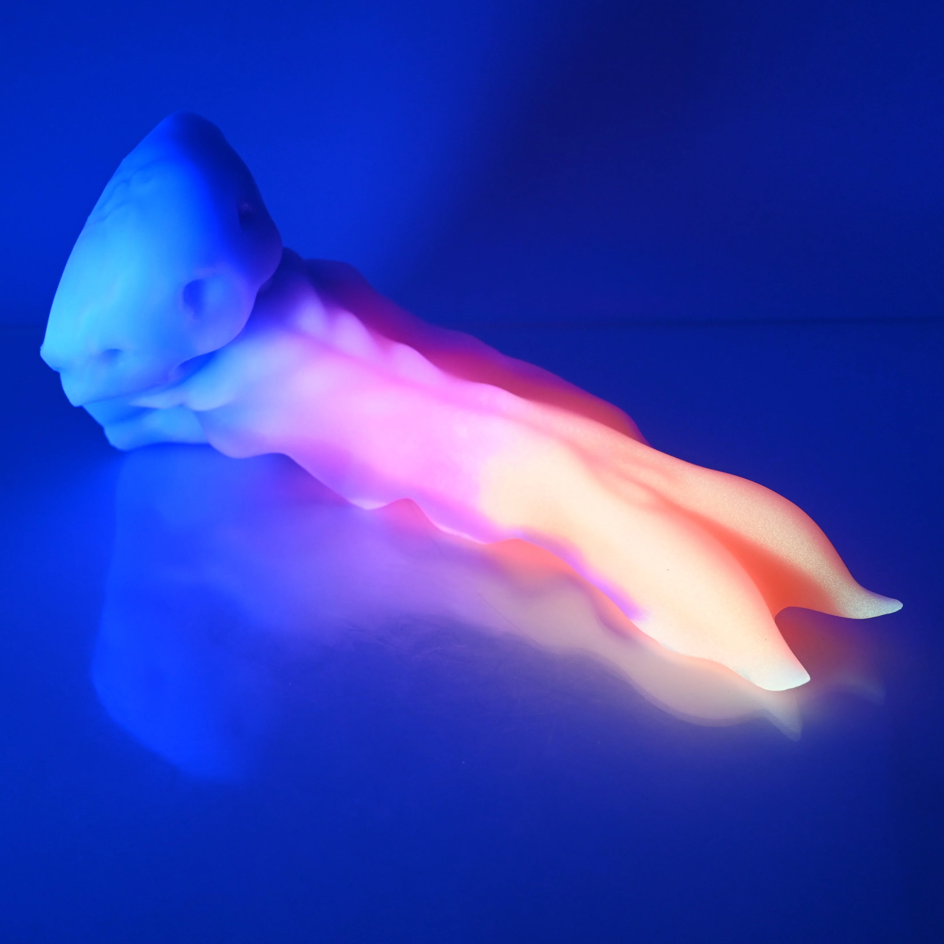 V3MCT21 Snark's Maw Medium 0050 UV GITD - Image 3