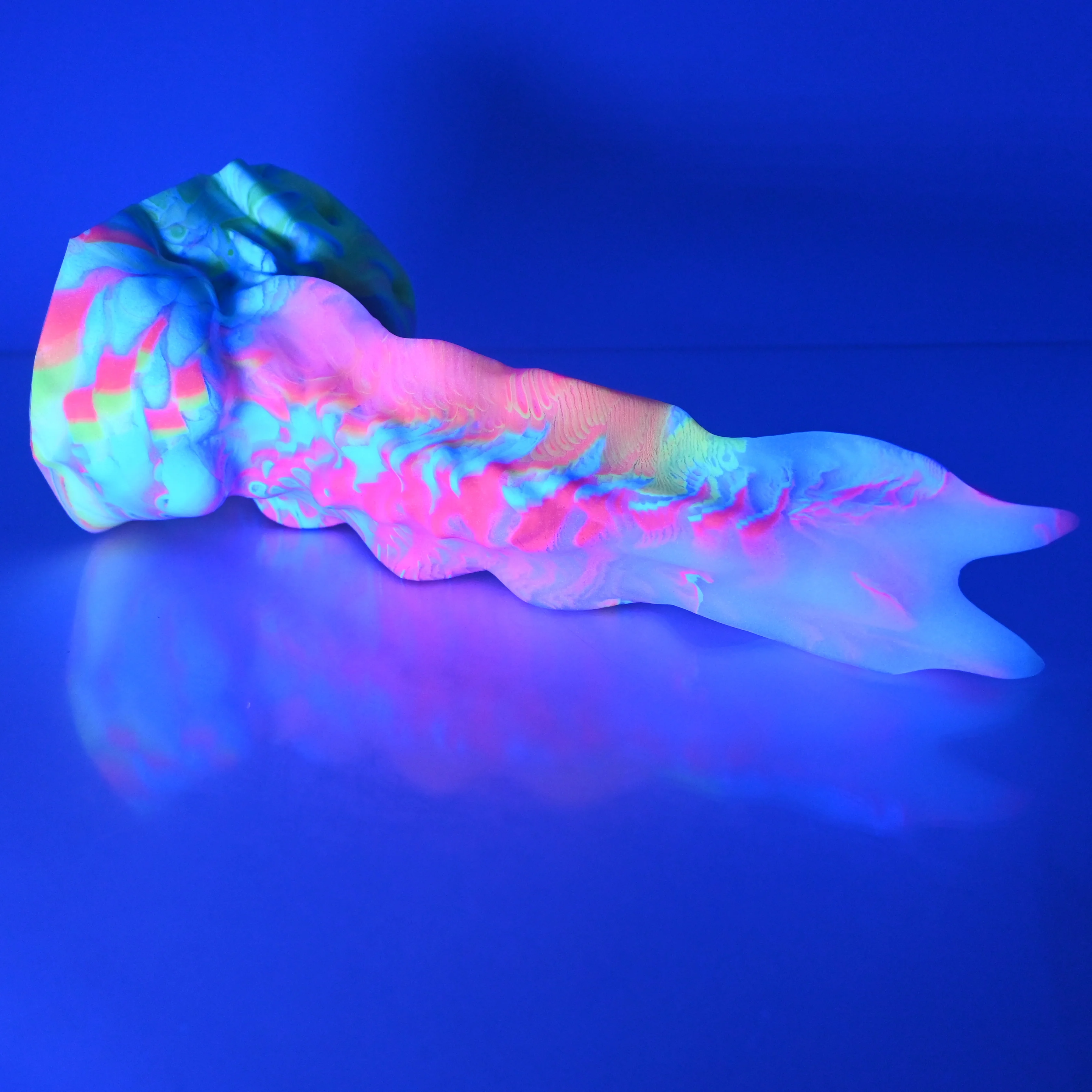 V3SCU51 Snark's Maw Medium 0030 UV GITD - Image 3