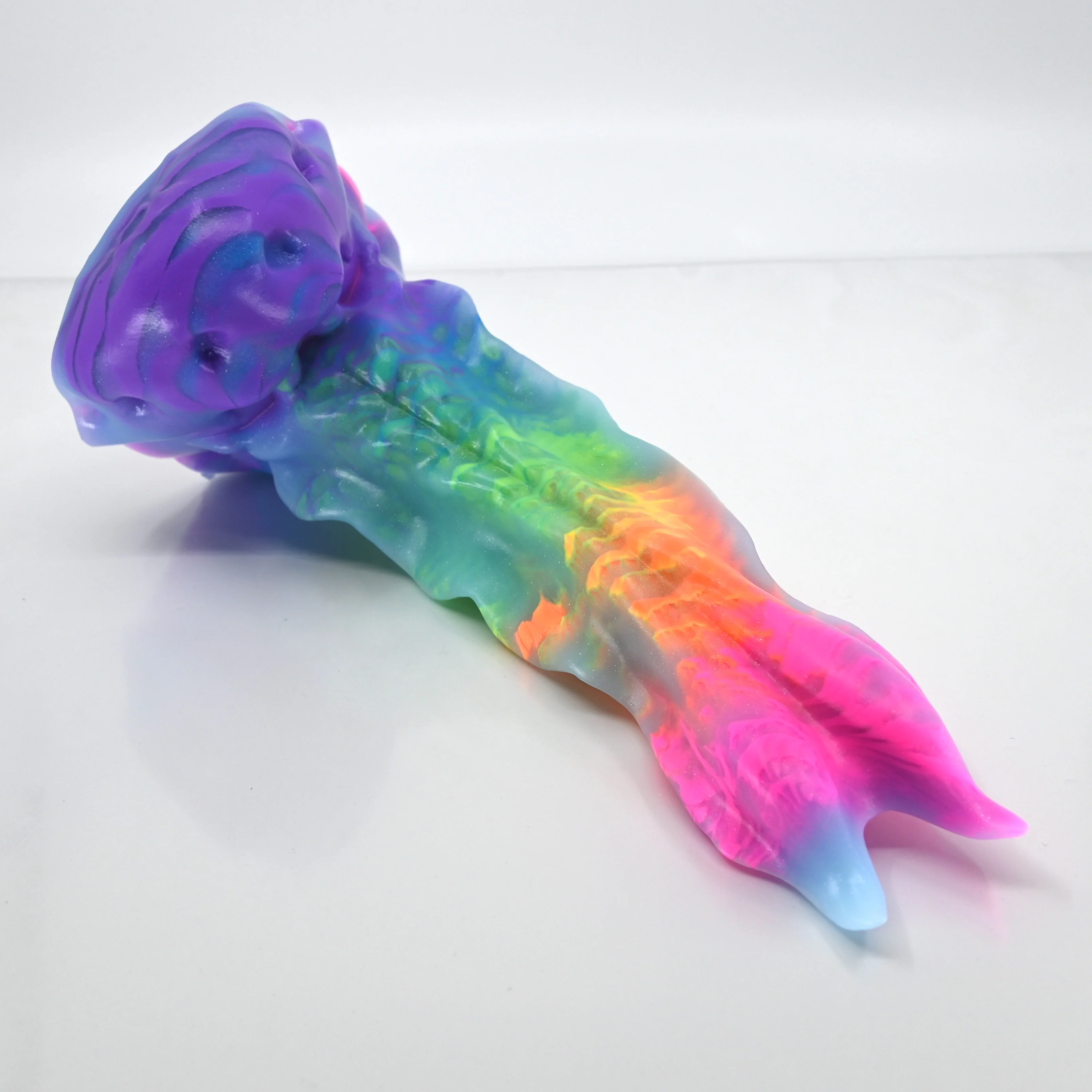 V3SBM15 Snark's Maw Medium 0030 UV GITD
