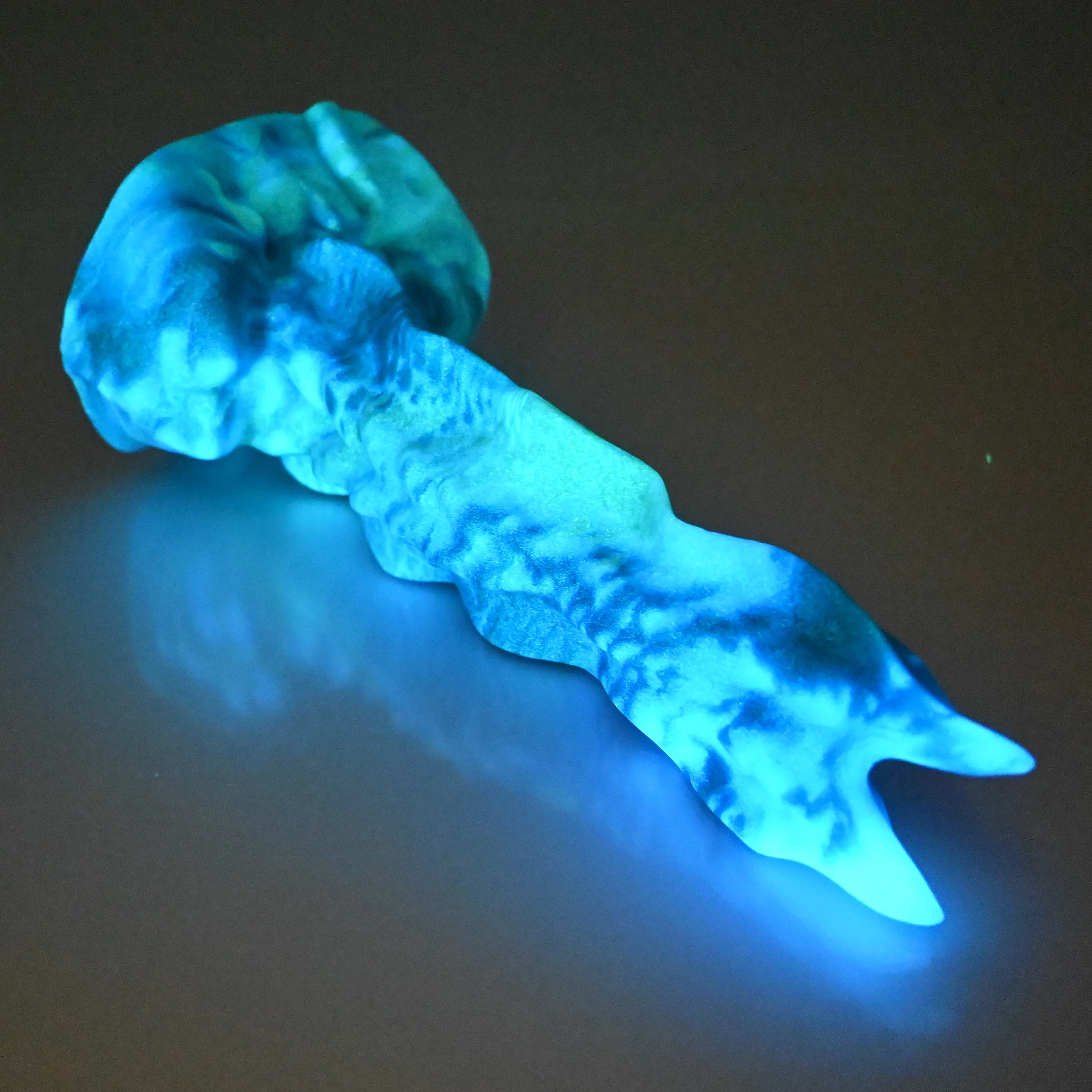 V3MBR65 Snark's Maw Medium 0050 UV GITD - Image 4