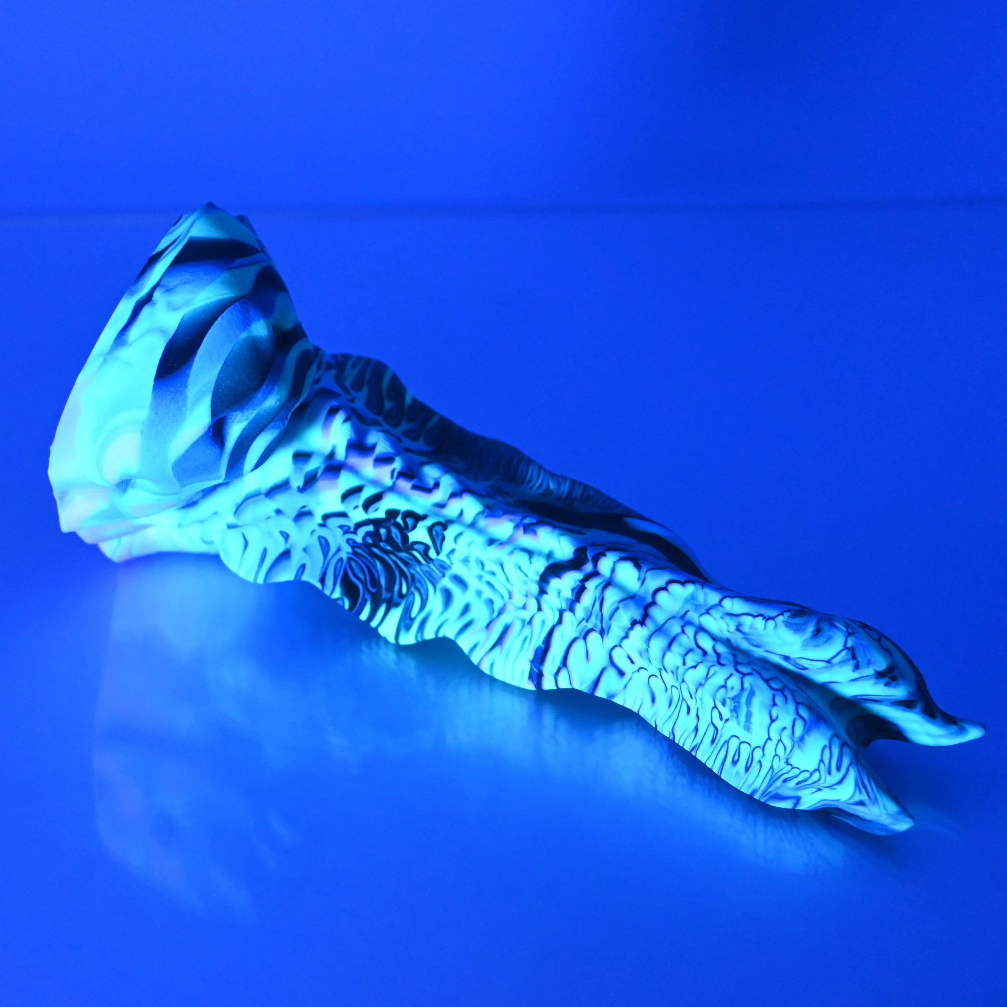 V1SDG81 Snark's Maw Mini 0030 UV GITD - Image 3