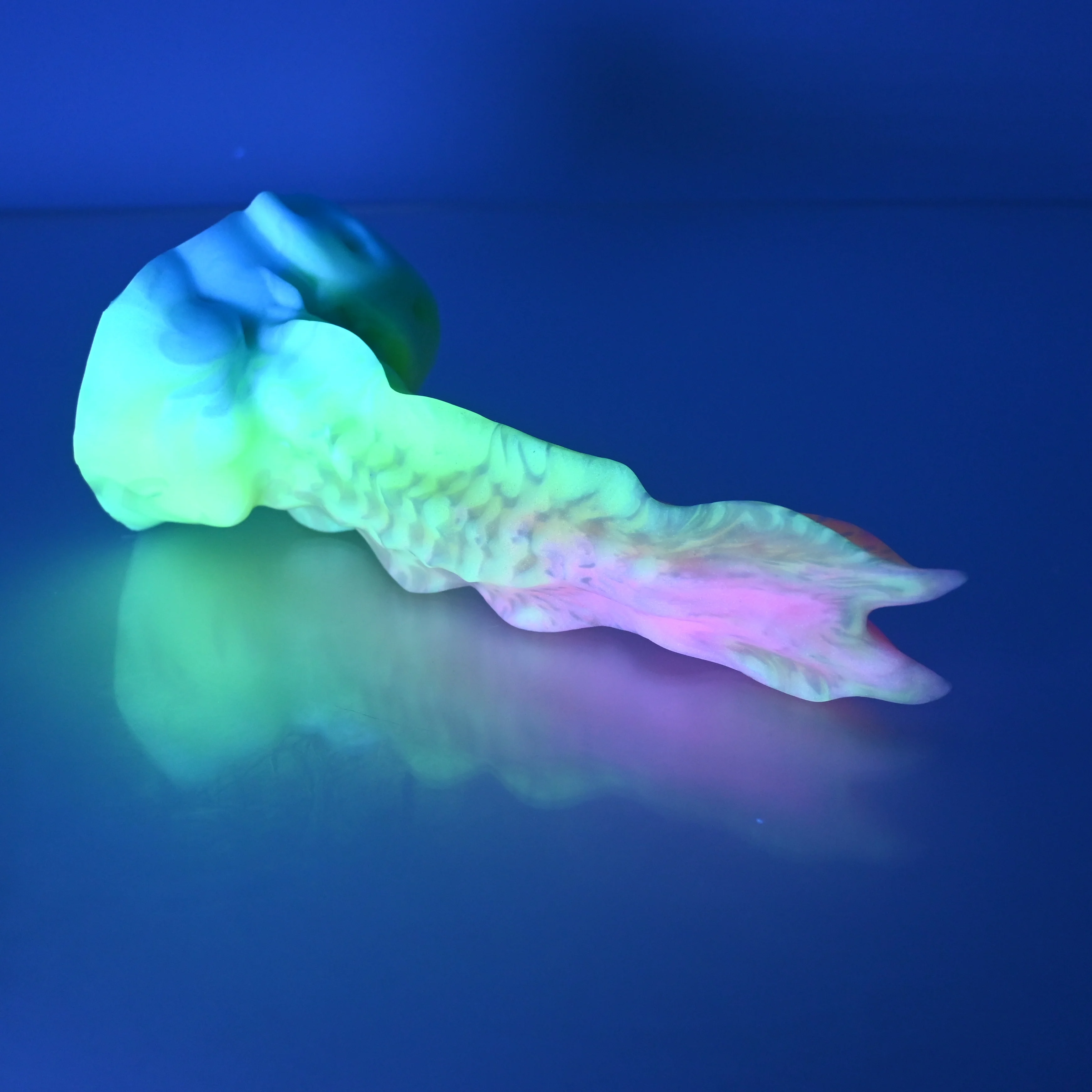 V1MCH33 Snark's Maw Mini 0050 UV GITD - Image 3