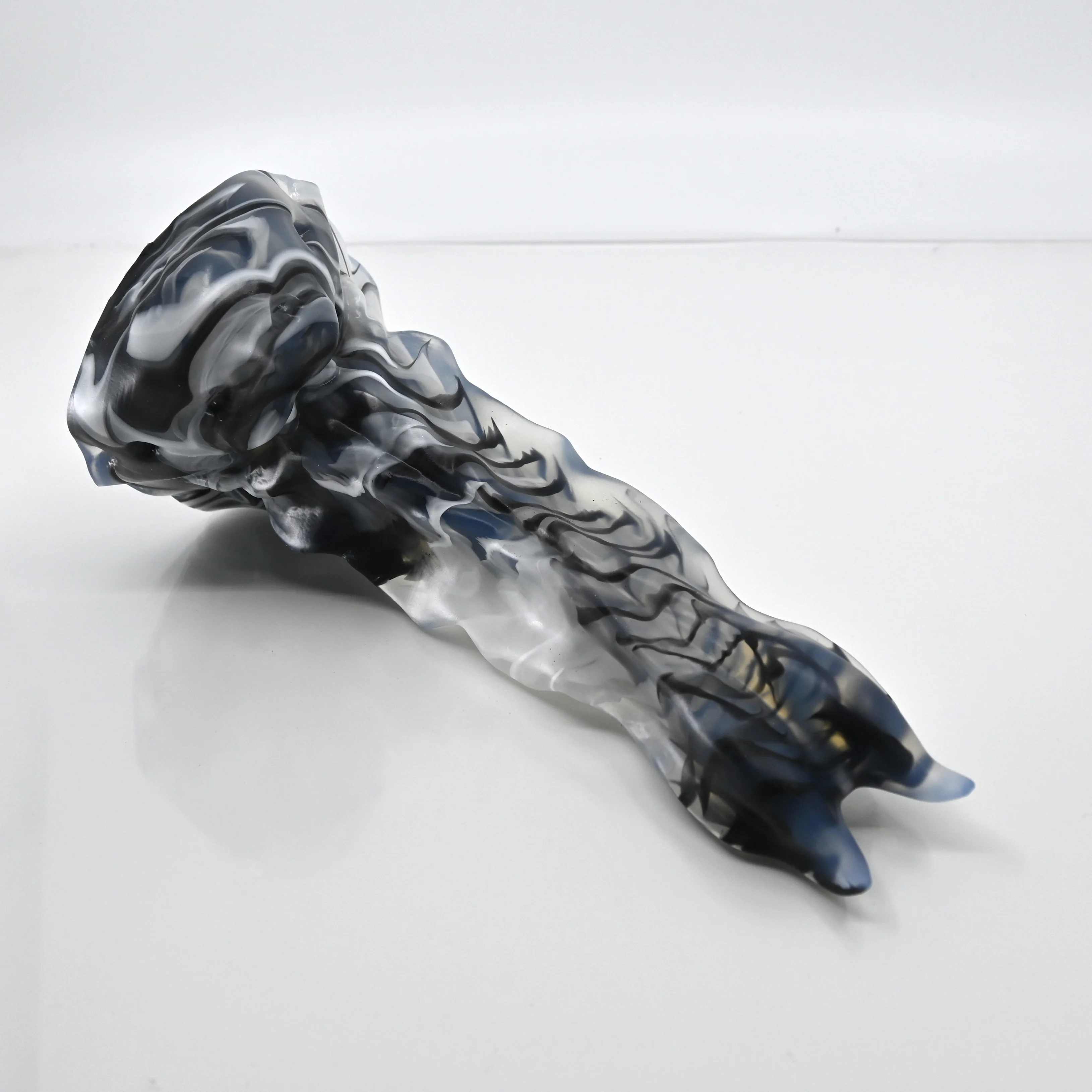 V2NBV37 Snark's Maw Small NC UV