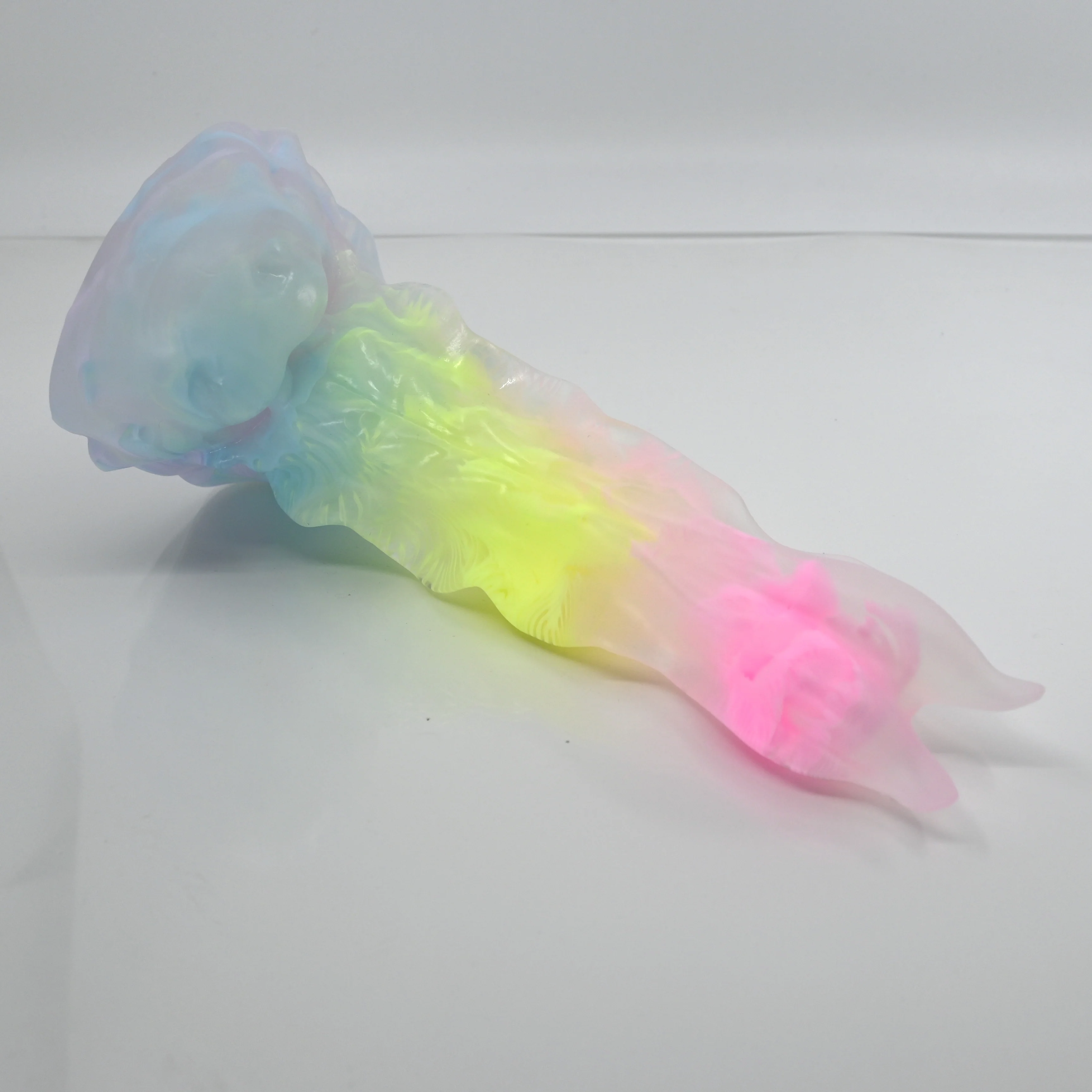 V2TCJ96 Snark's Maw Small NC 0031 UV