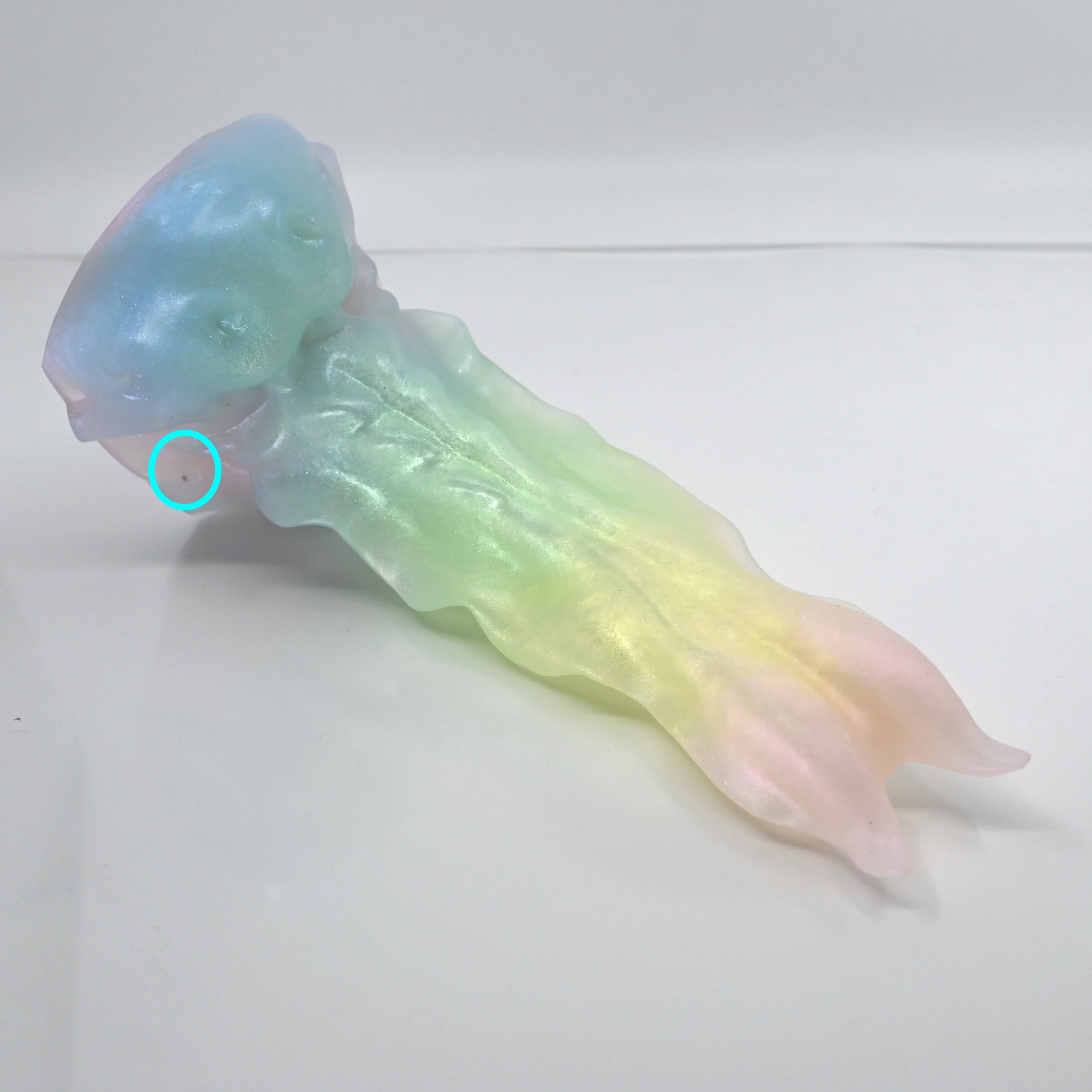 V2TCL35 Snark's Maw Small NC 0045 UV *FLOP*