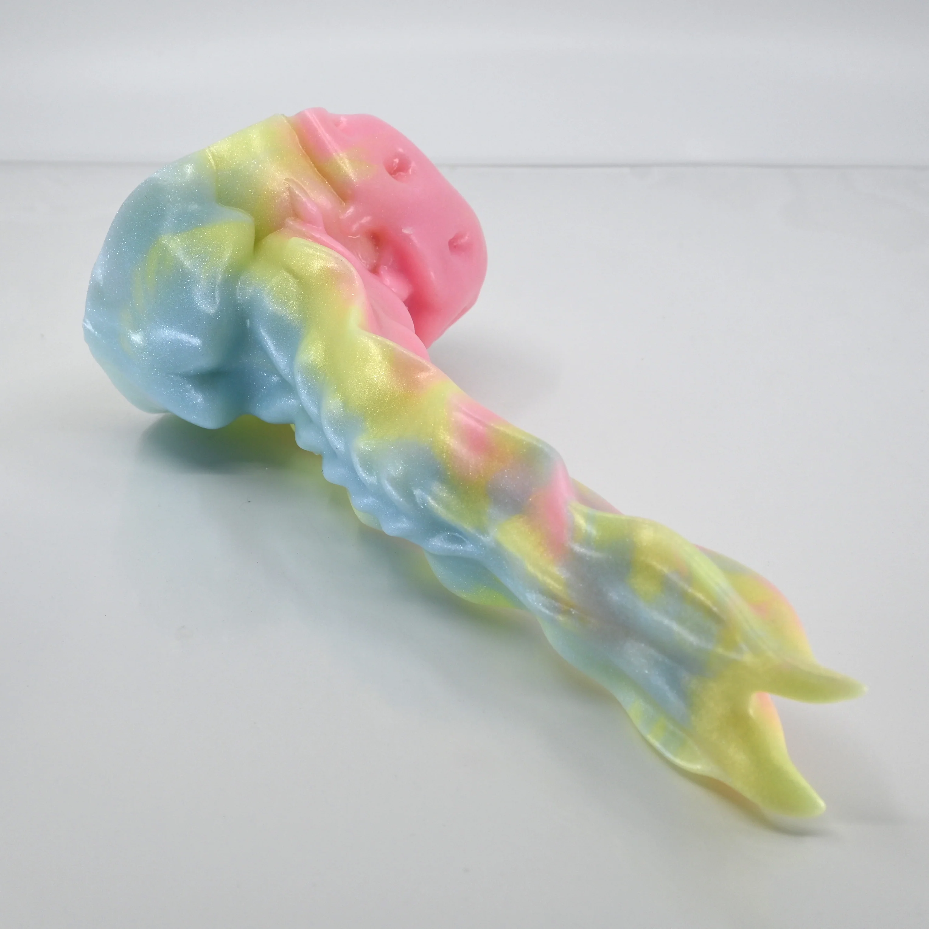 V2MBJ49 Snark's Maw Small Medium UV GITD