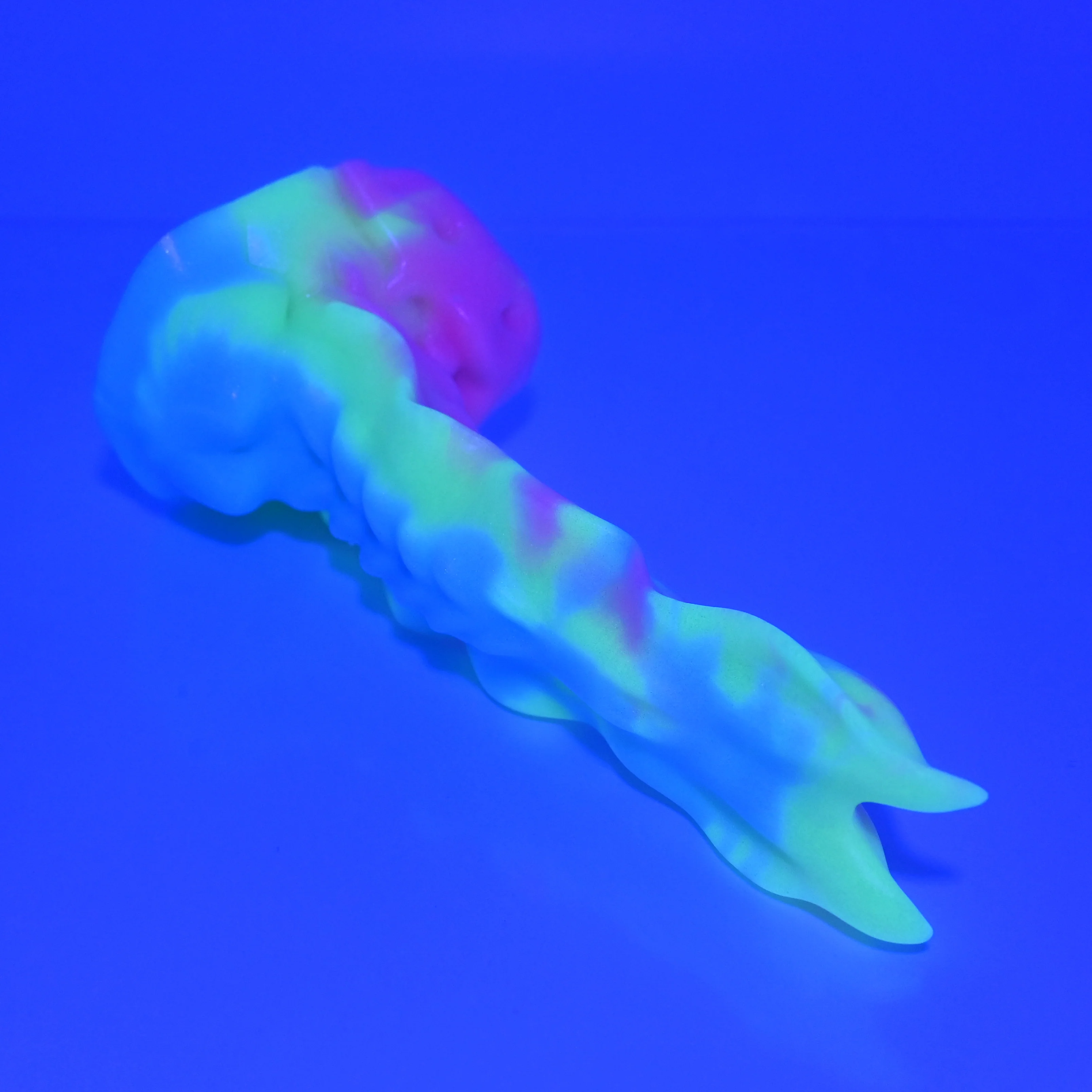 V2MBJ49 Snark's Maw Small Medium UV GITD - Image 3