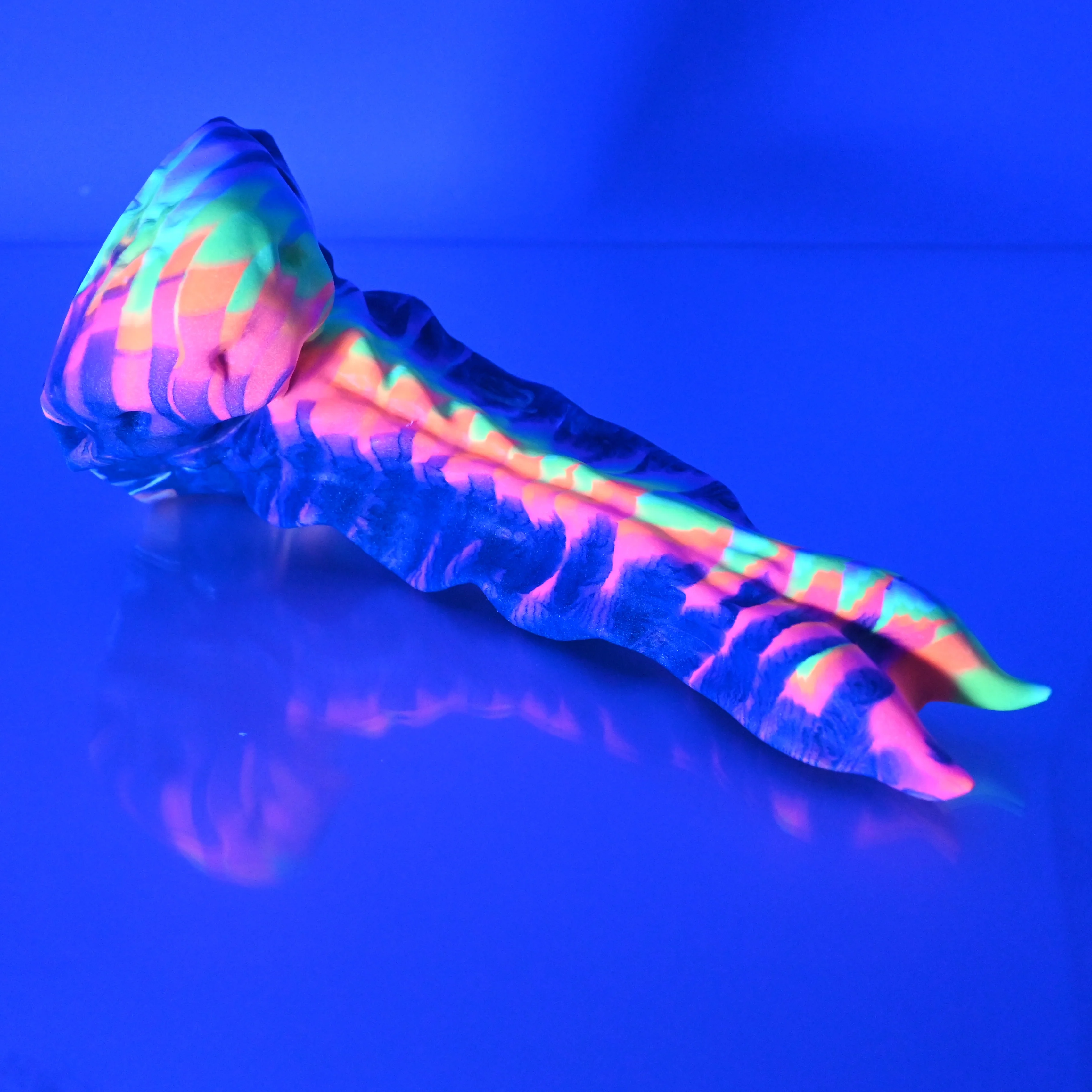 V2SCJ95 Snark's Maw Small 0030 UV GITD - Image 3