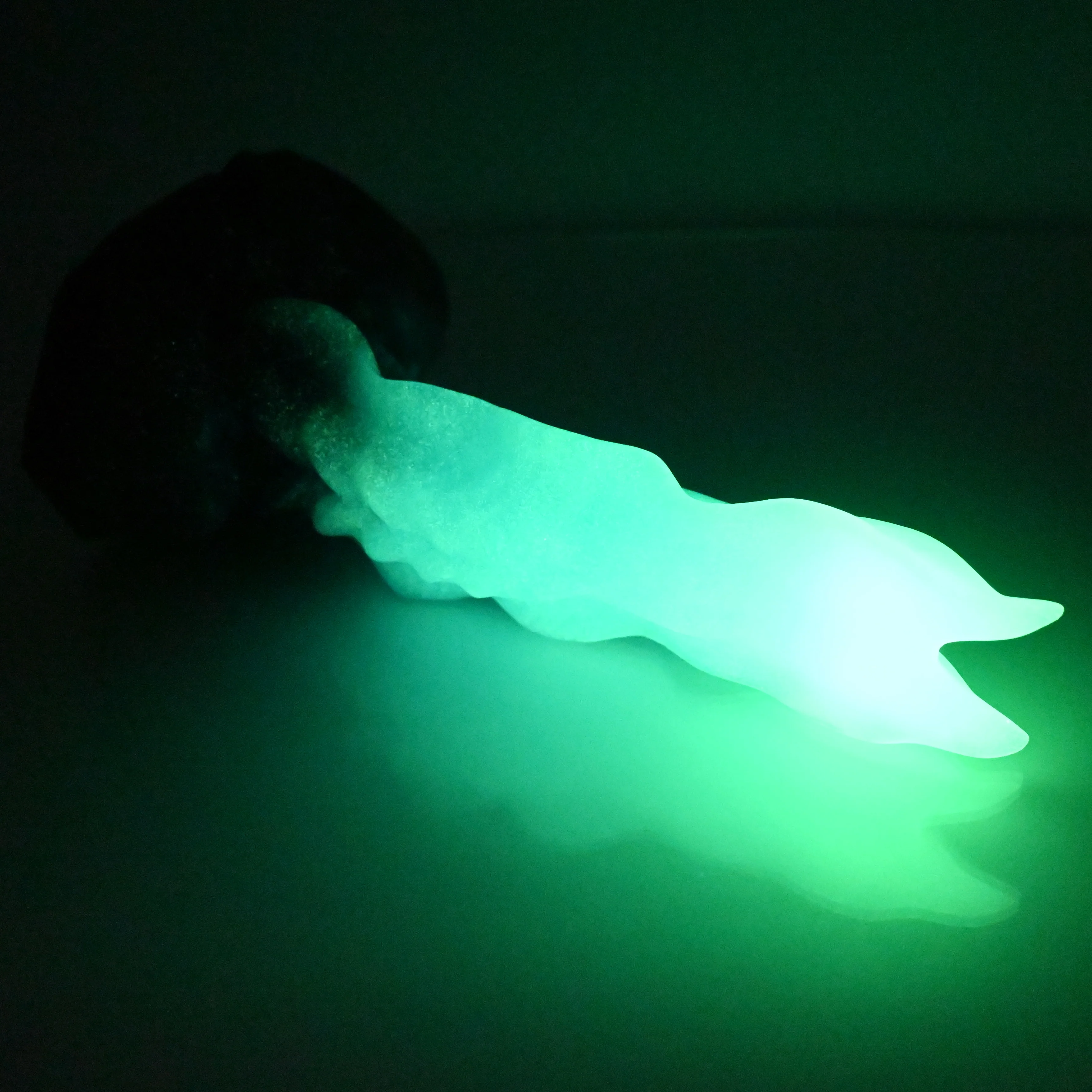 V2SCL30 Snark's Maw Small 0030 UV GITD *FLOP* - Image 4