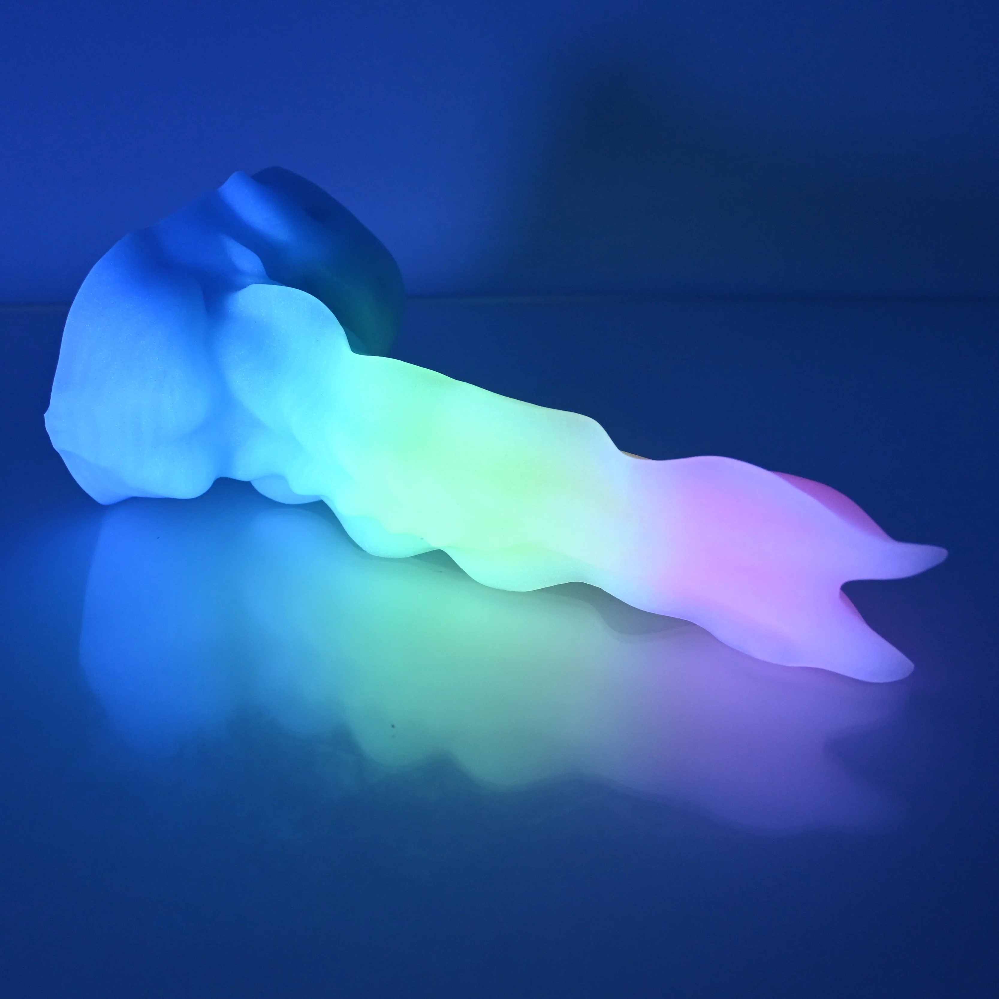 V2MCM97 Snark's Maw Small 0050 UV GITD - Image 3