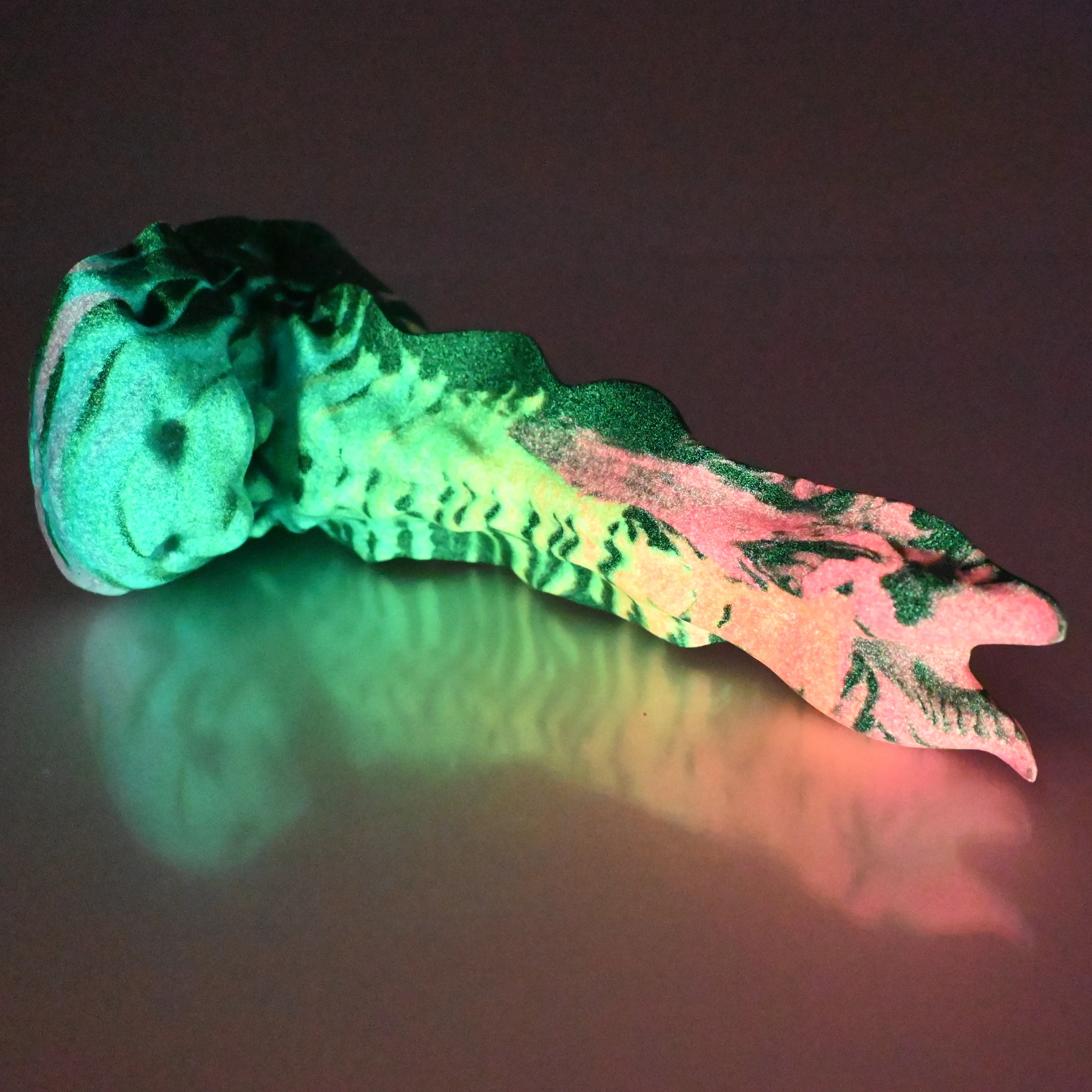V2SCM96 Snark's Maw Small 0030 UV GITD - Image 4