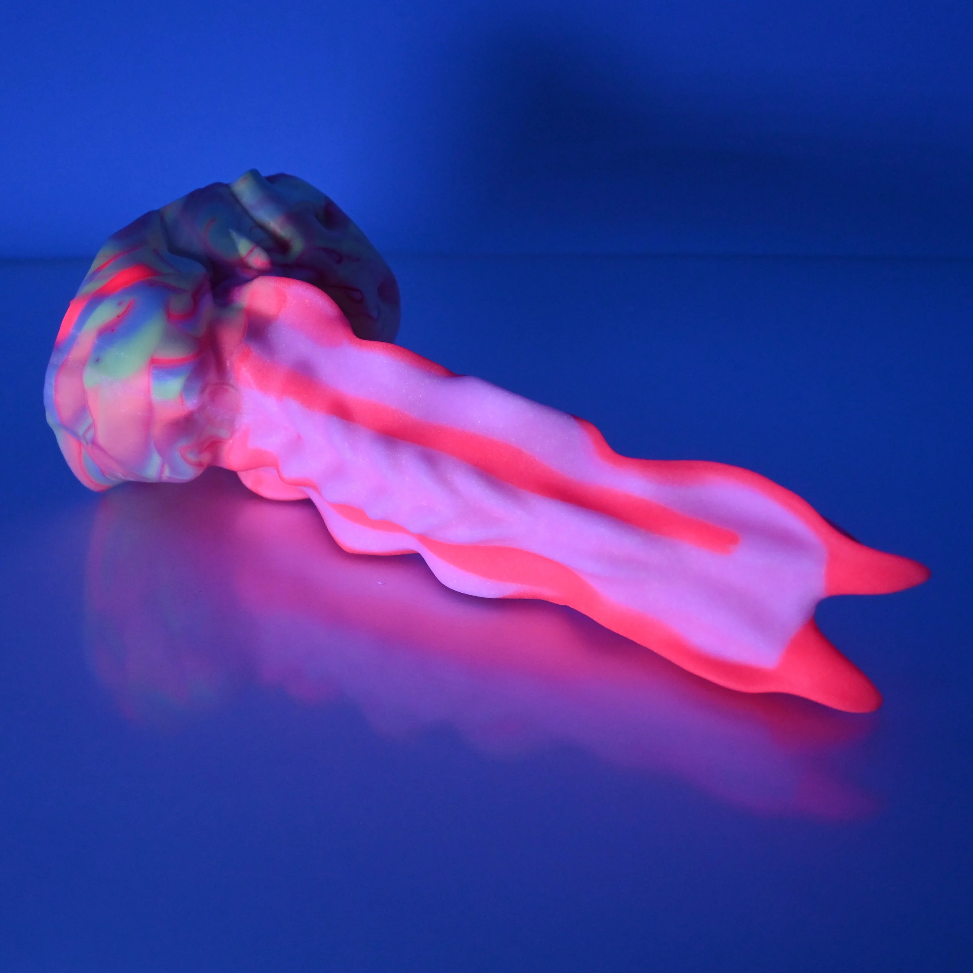 V2SCP24 Snark's Maw Small 0020 UV GITD - Image 3