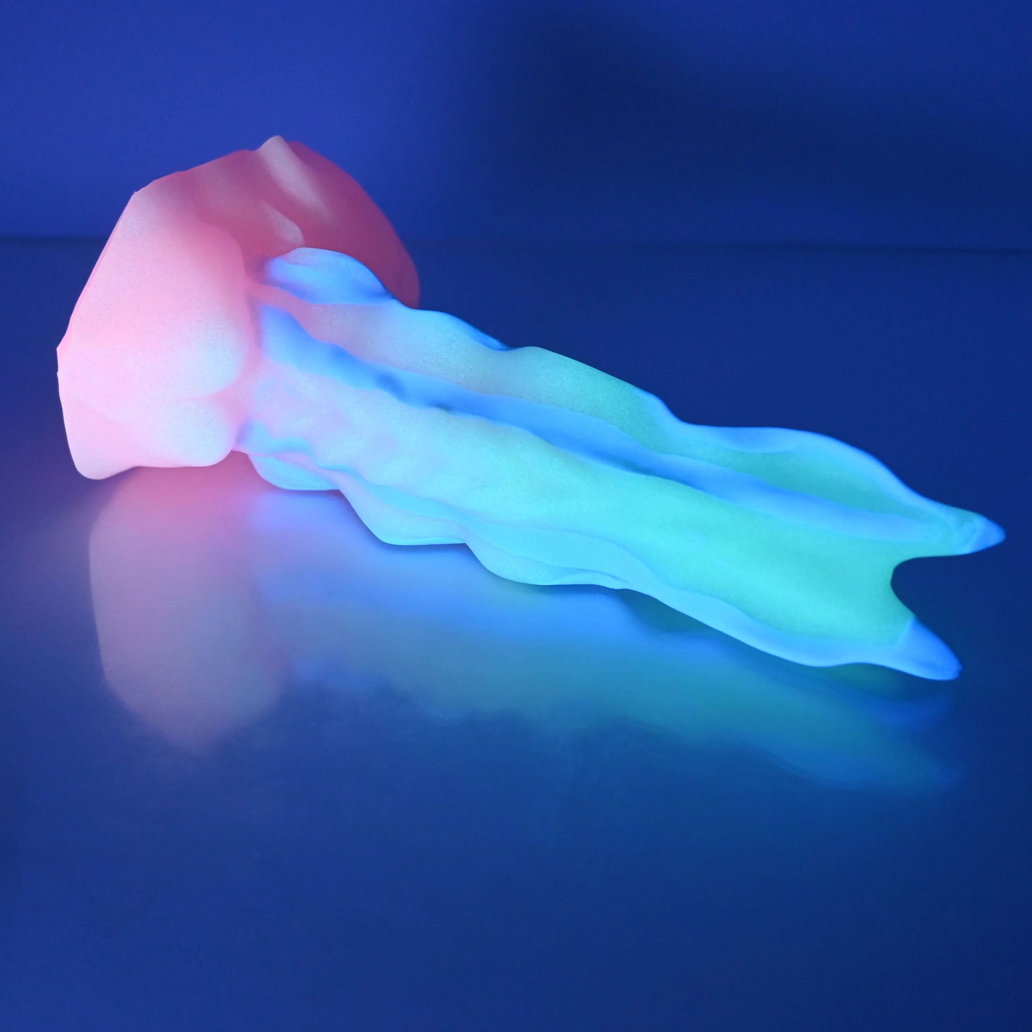V2XCQ72 Snark's Maw Small 0020 UV GITD - Image 3