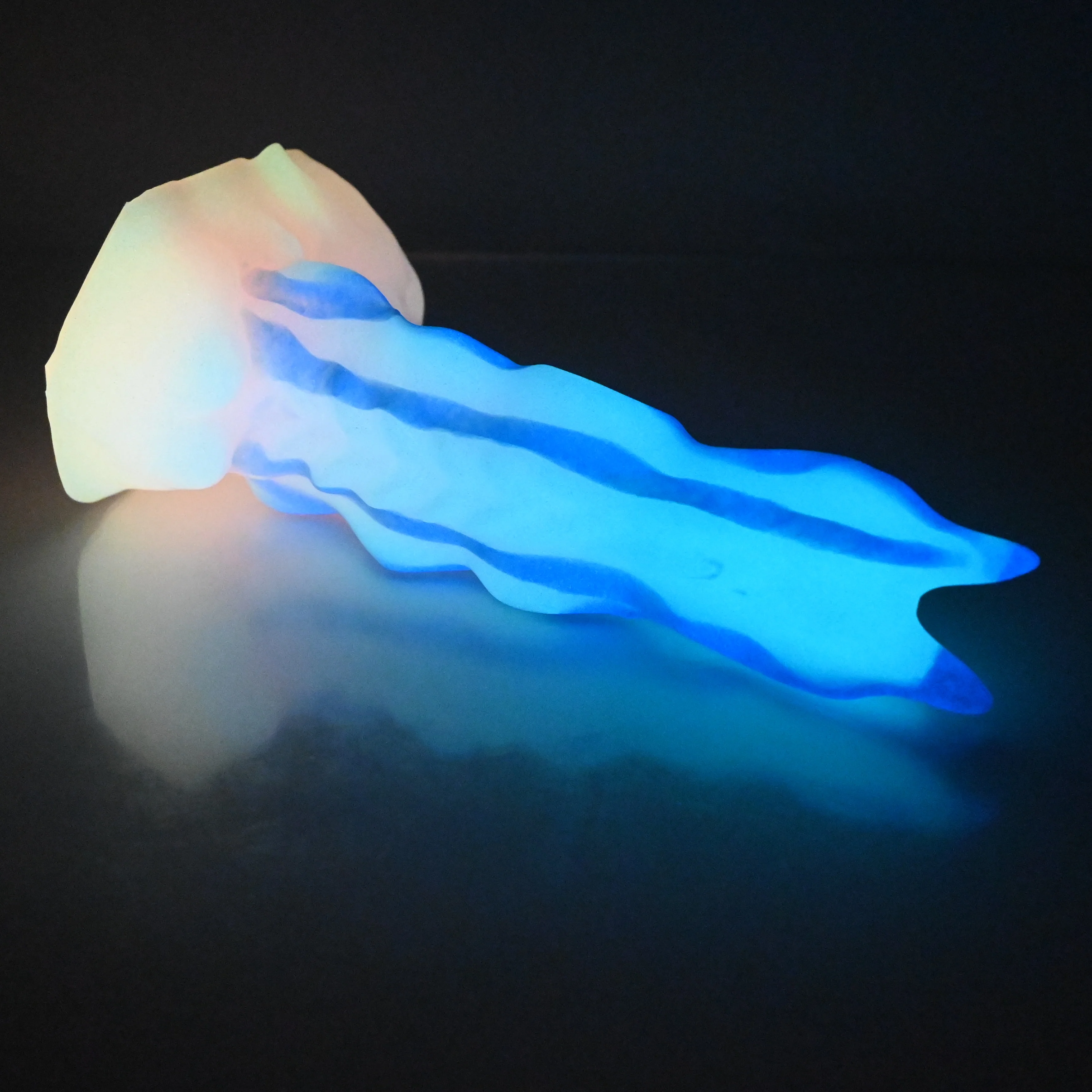 V2XCQ72 Snark's Maw Small 0020 UV GITD - Image 4