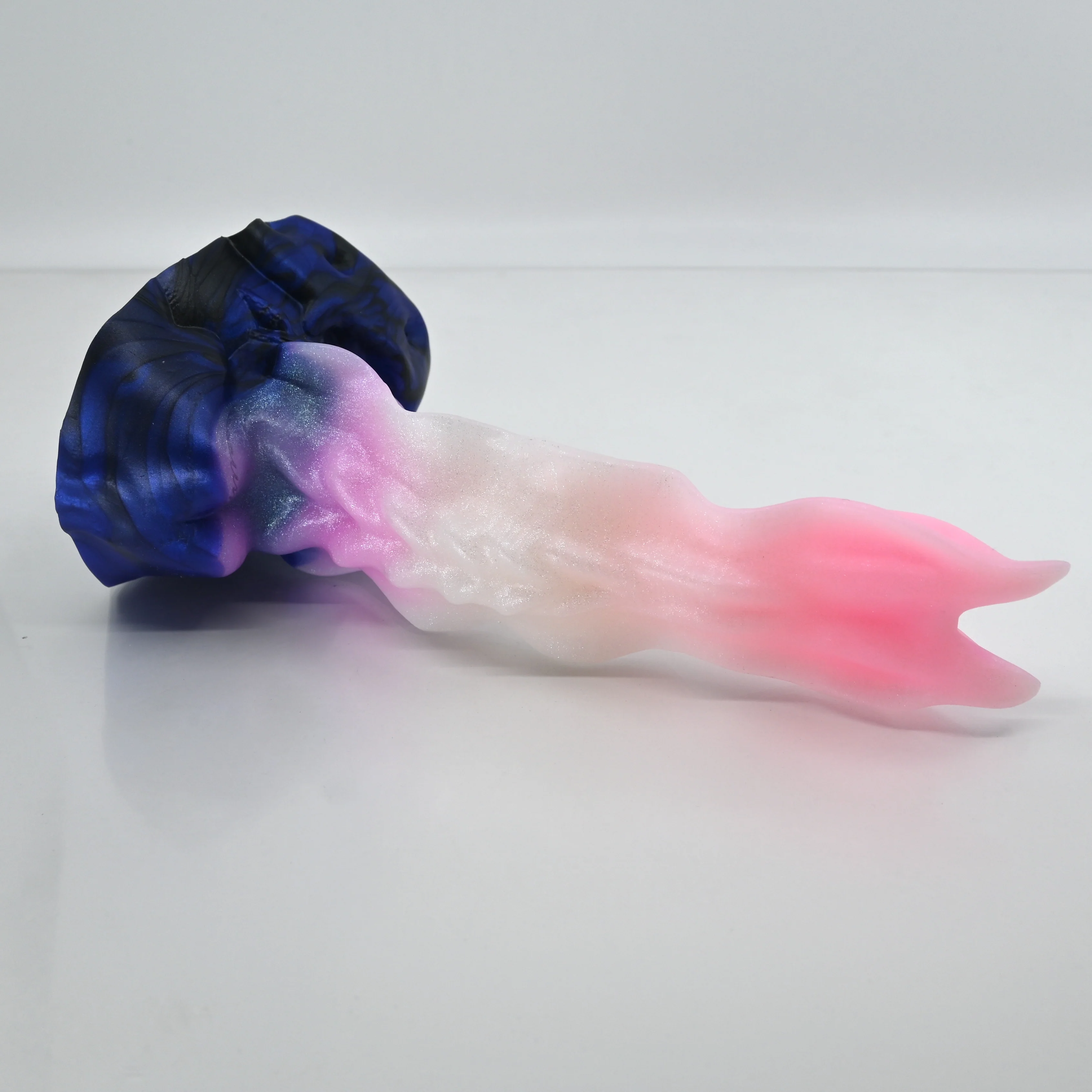 V2MCR86 Snark's Maw Small 0050 UV GITD - Image 2