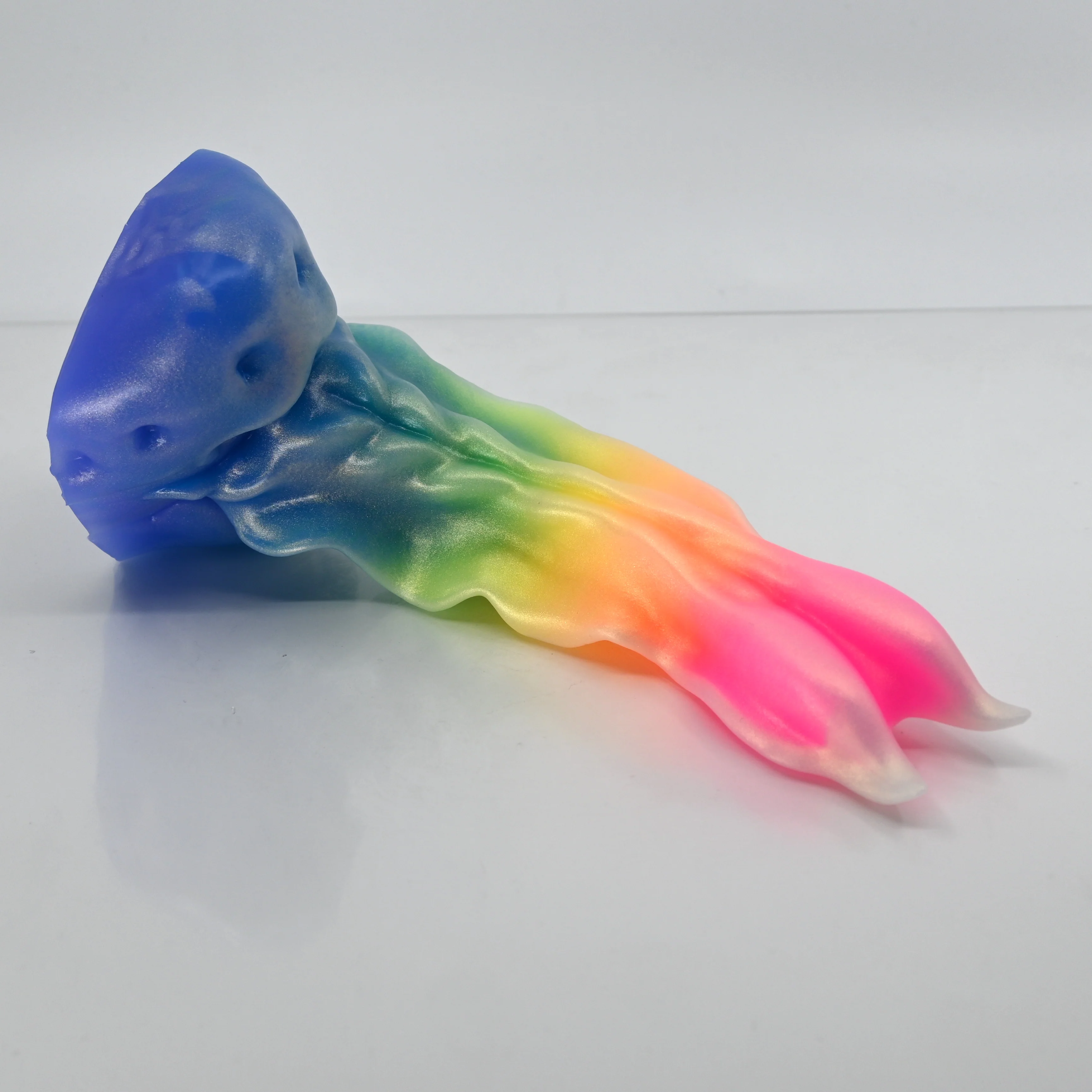 V2SCU53 Snark's Maw Small 0030 UV GITD