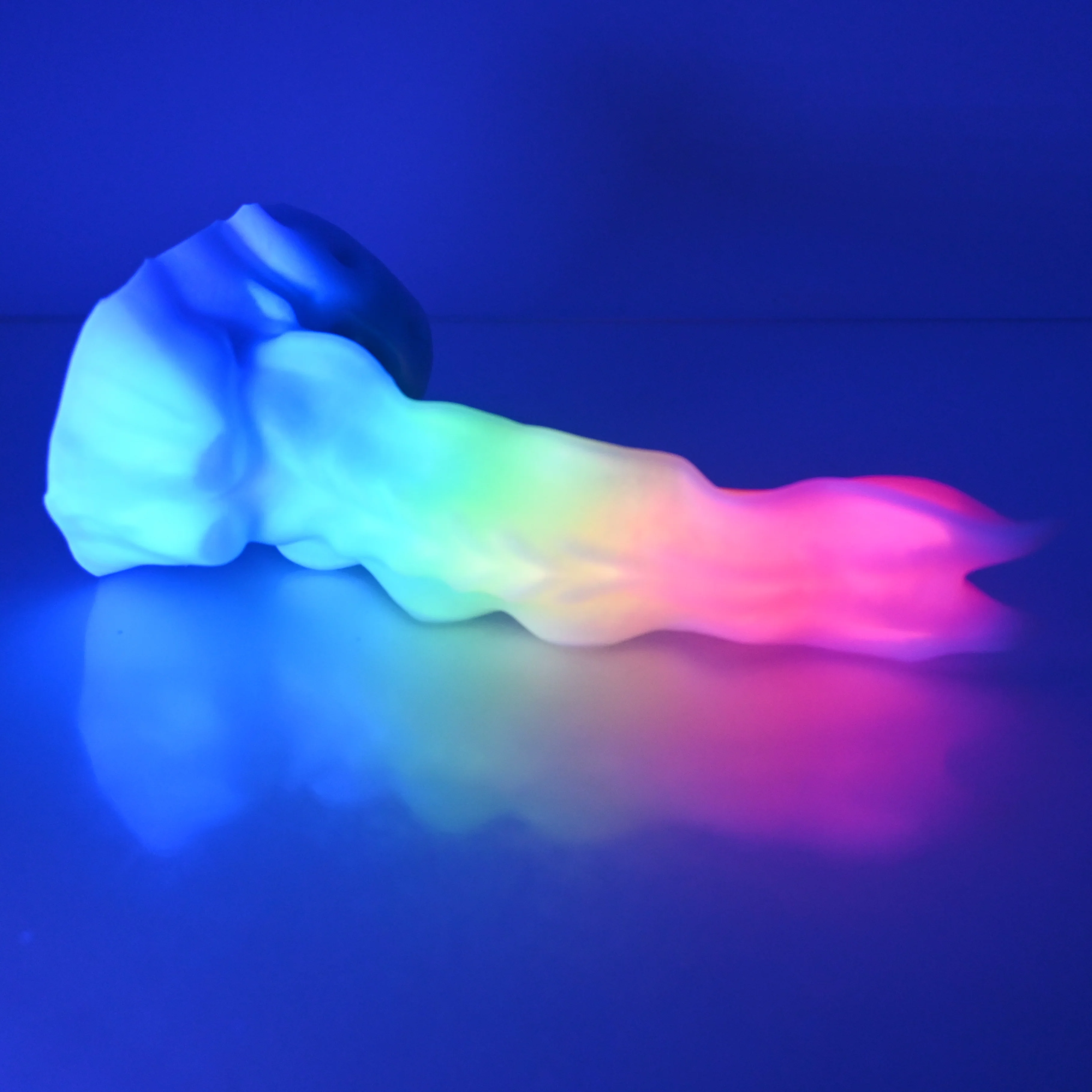 V2SCU53 Snark's Maw Small 0030 UV GITD - Image 3