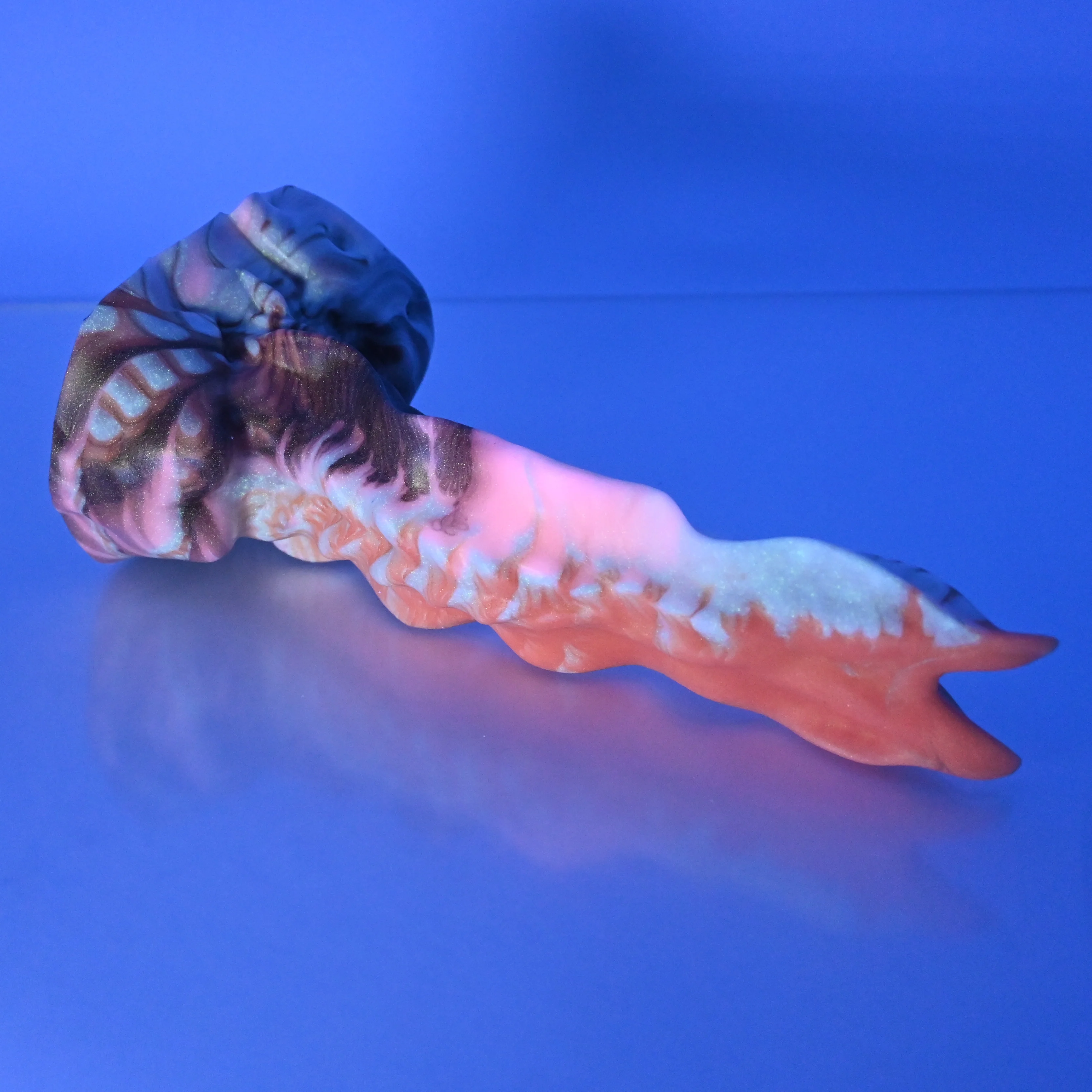 V2MDG84 Snark's Maw Small 0050 UV GITD - Image 3