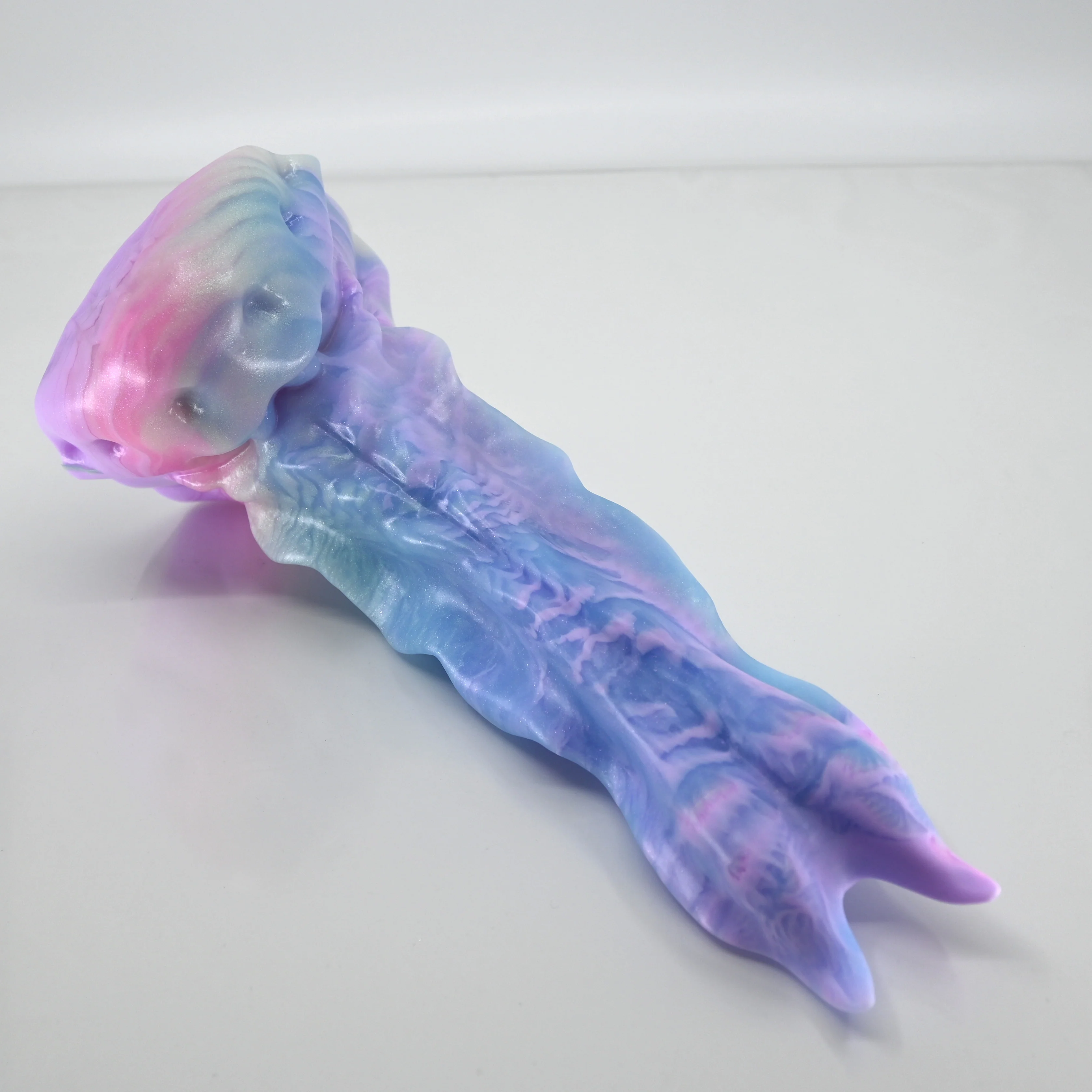 V2MBP24 Snark's Maw Small 0050 UV GITD